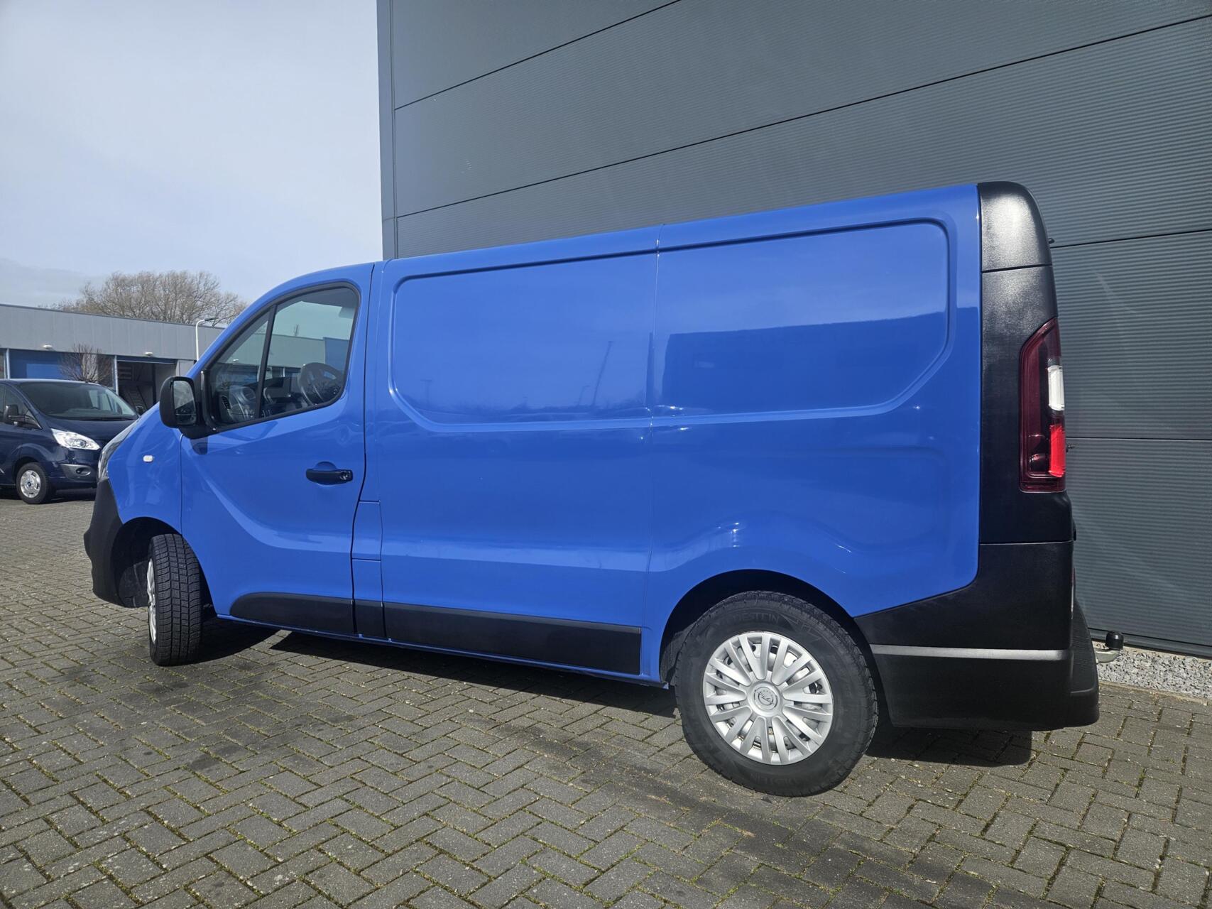 Foto van Opel Vivaro-b