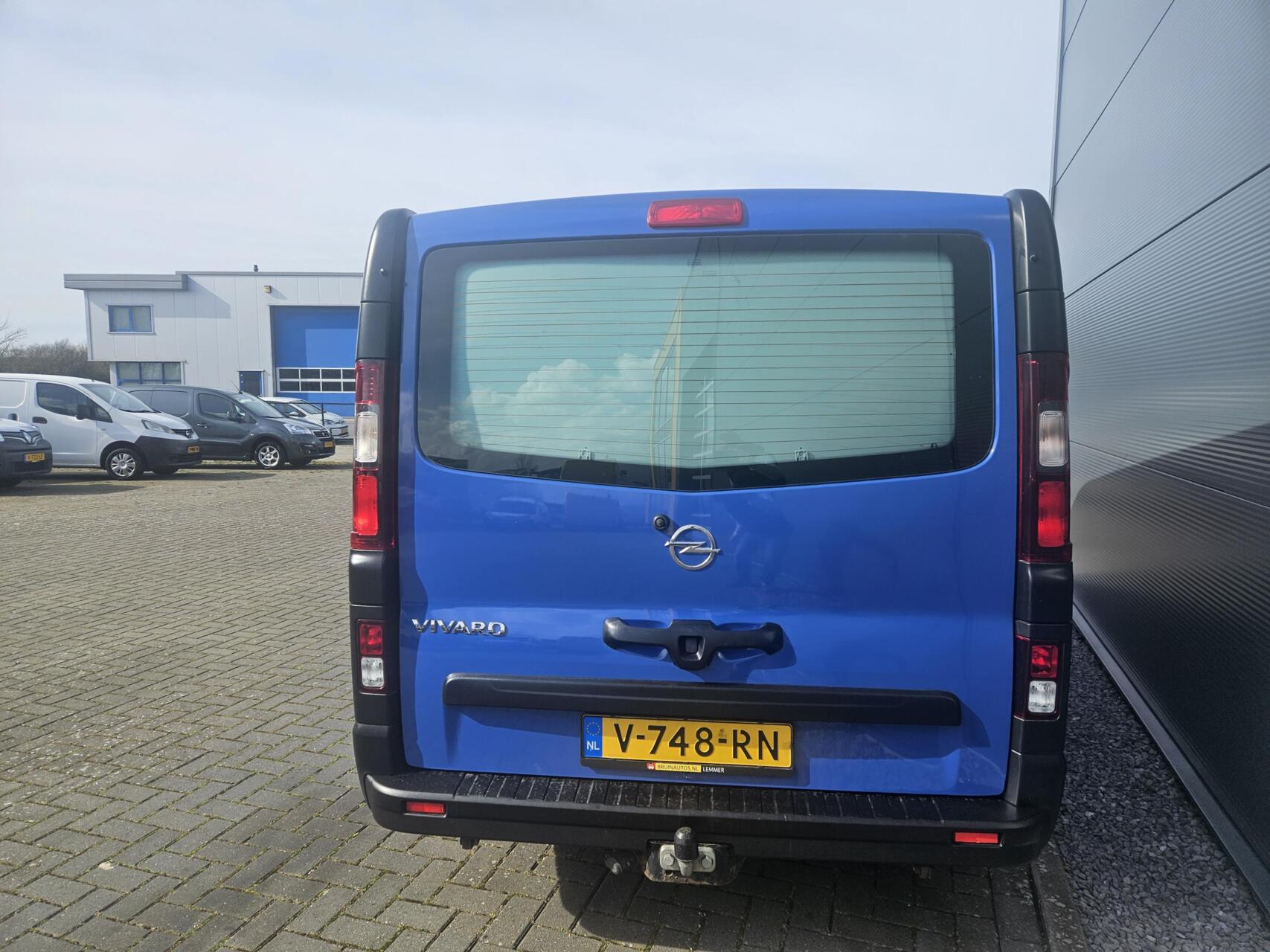 Foto van Opel Vivaro-b