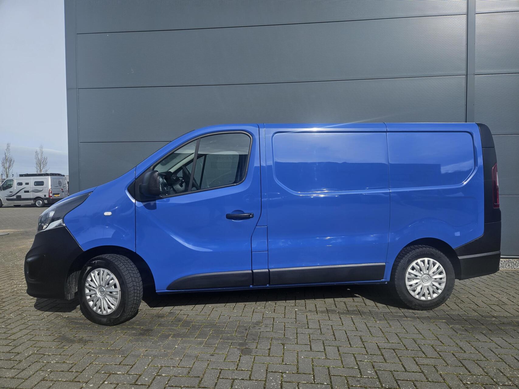 Foto van Opel Vivaro-b