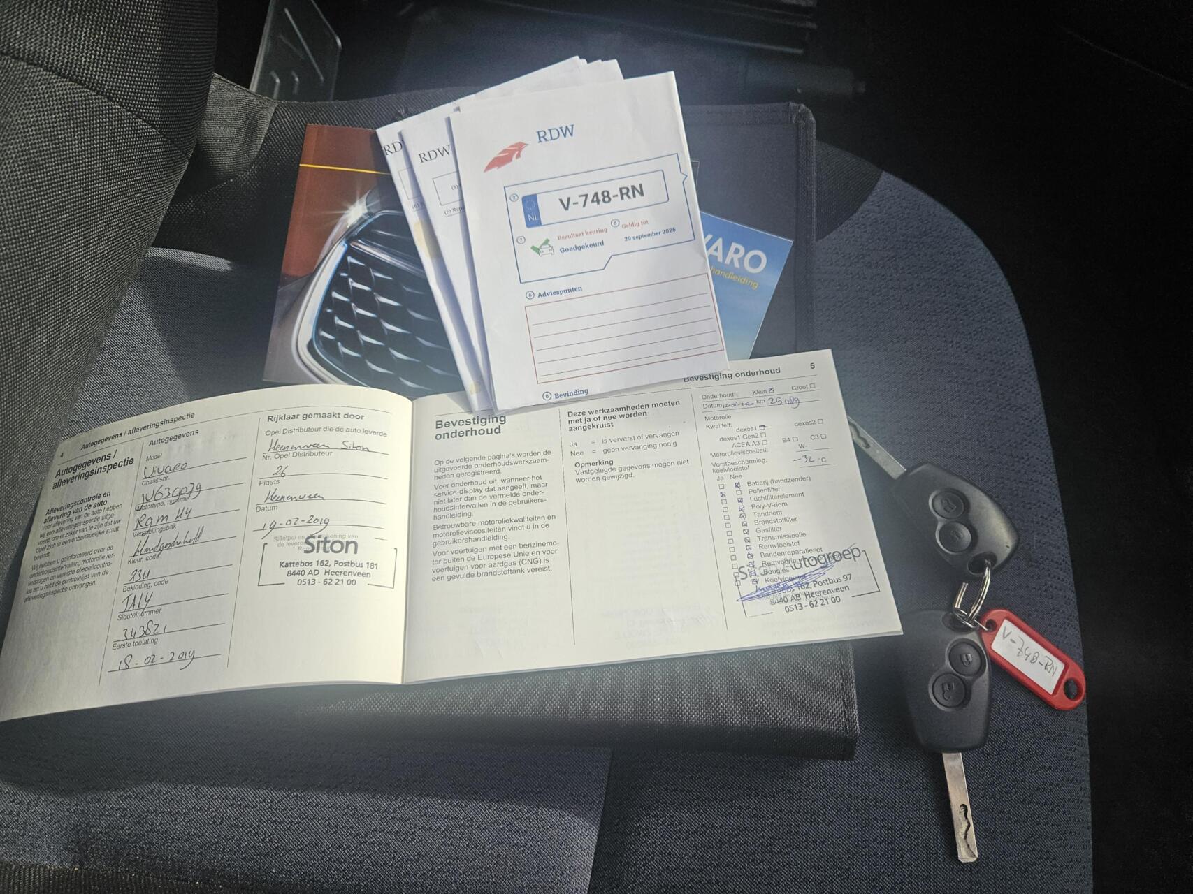 Foto van Opel Vivaro-b