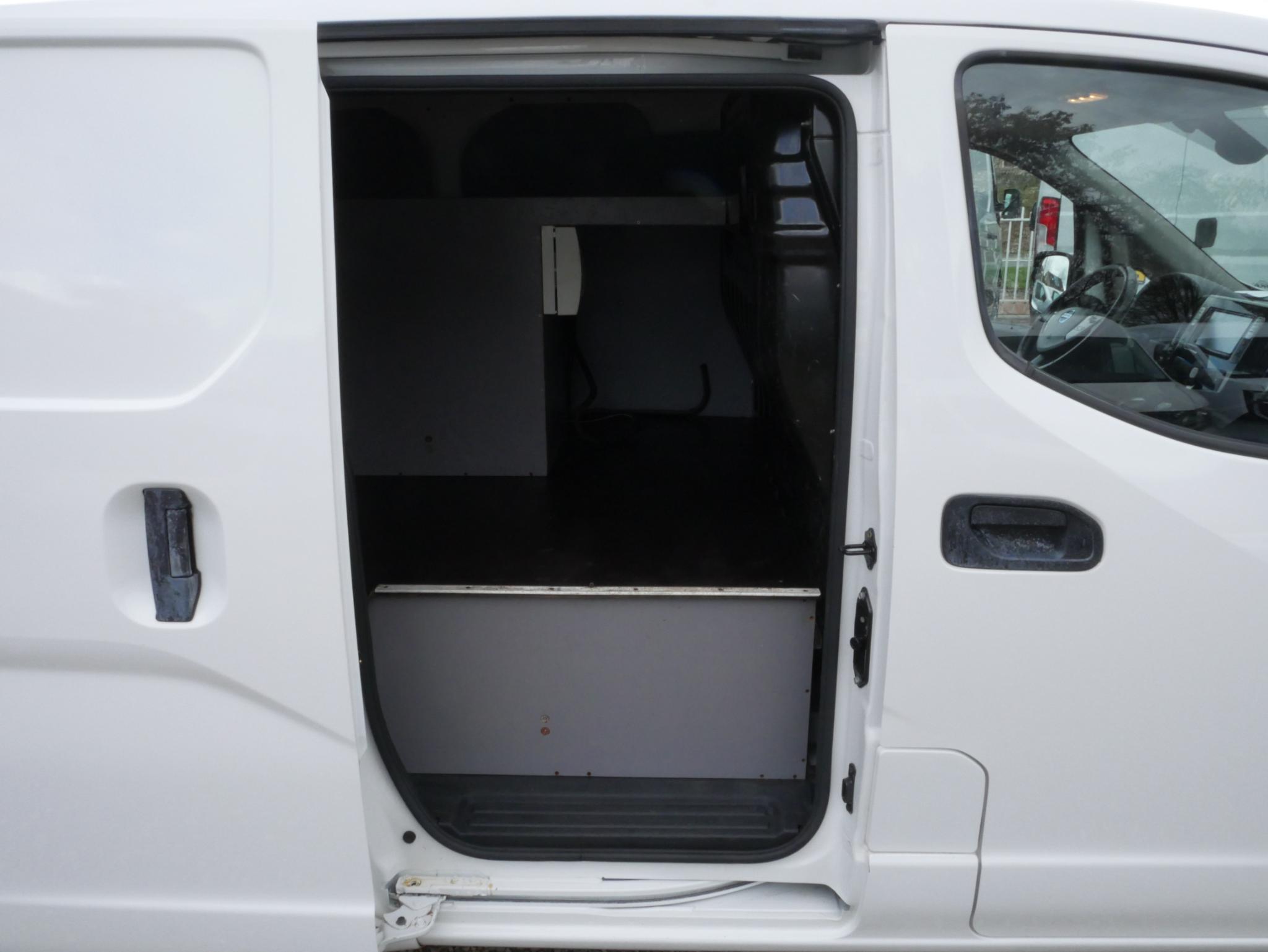Foto van Nissan E-nv200