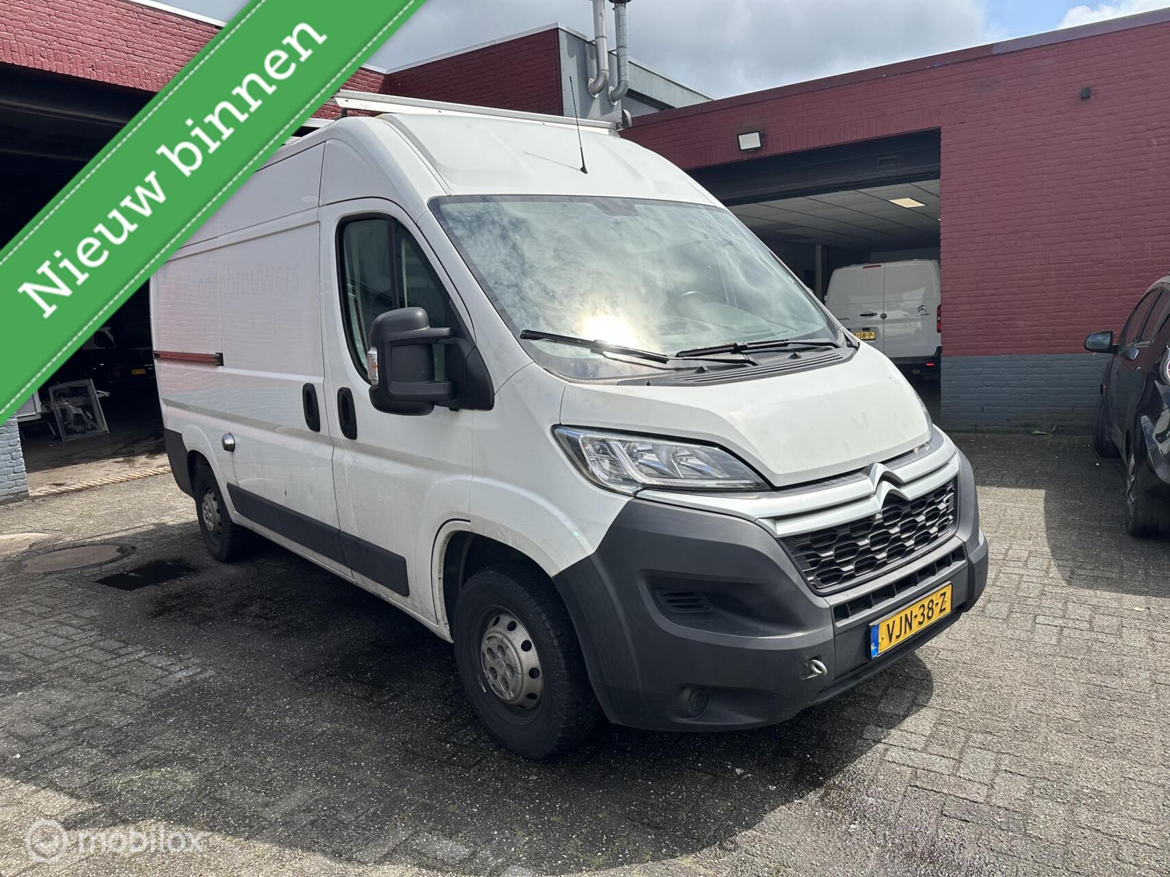 Citroen Jumper 30 2.2 BlueHDi 120 L2H2 Club 2021 - voorkant