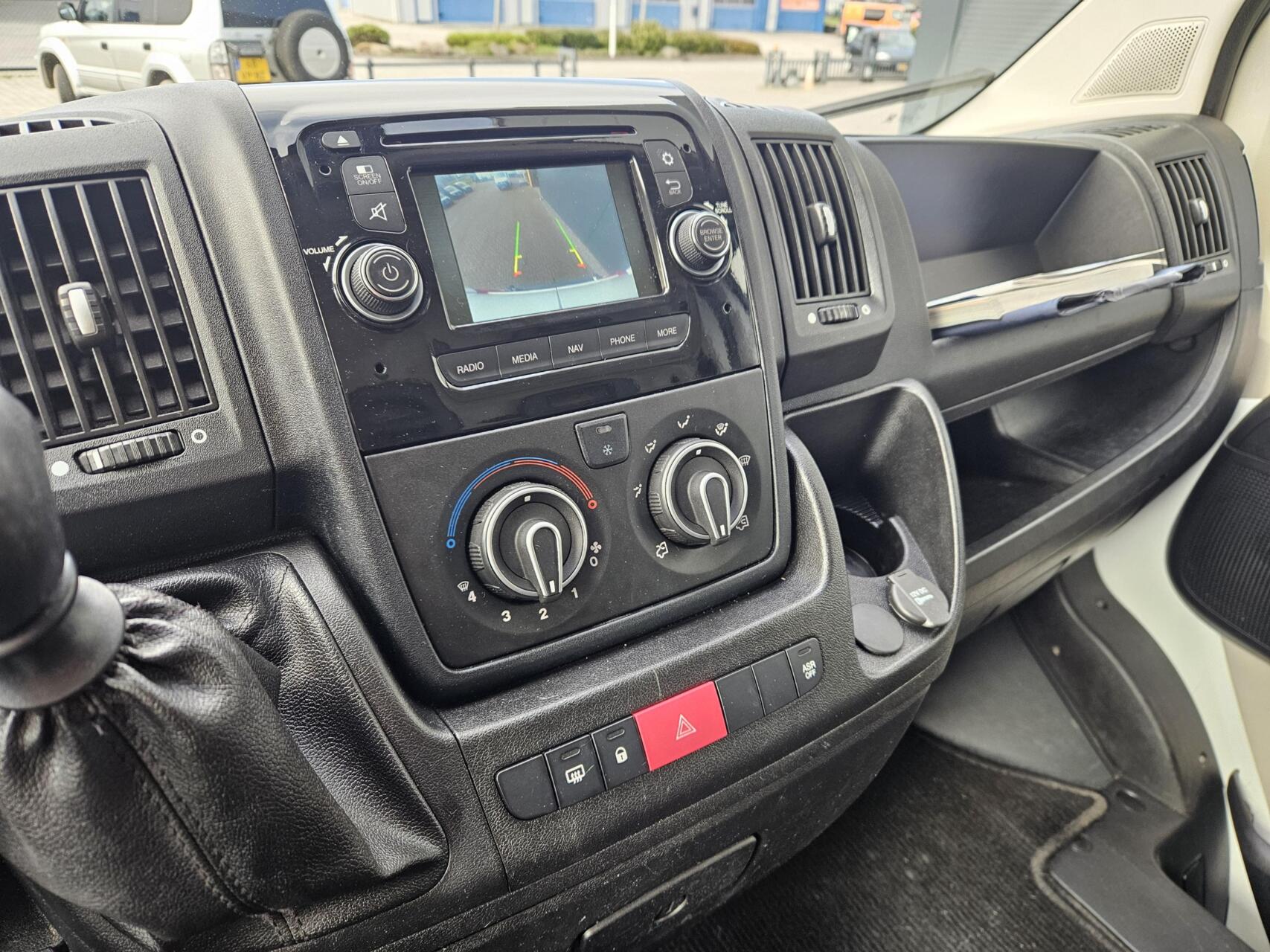 Foto van Peugeot Peugeot Boxer
