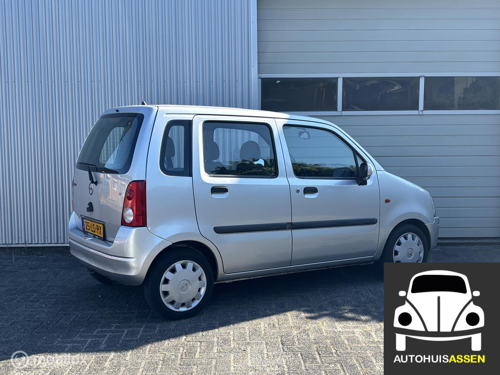 Foto van Opel Agila