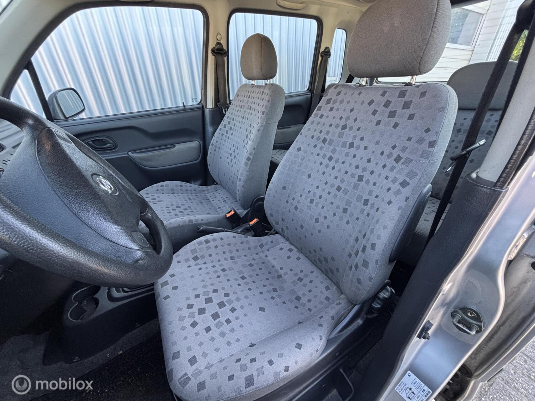 Foto van Opel Agila