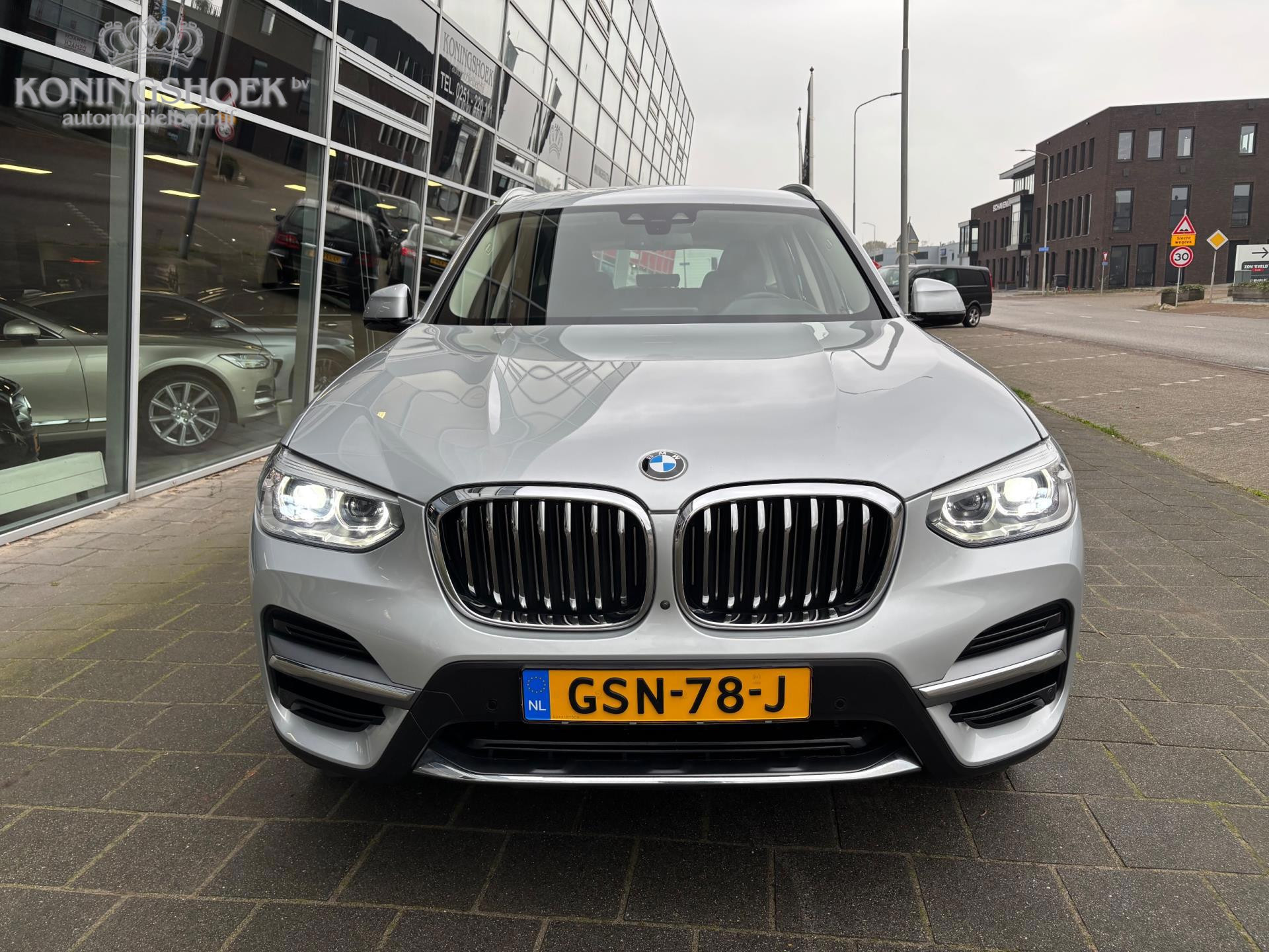 Foto van BMW X3 Xdrive30e
