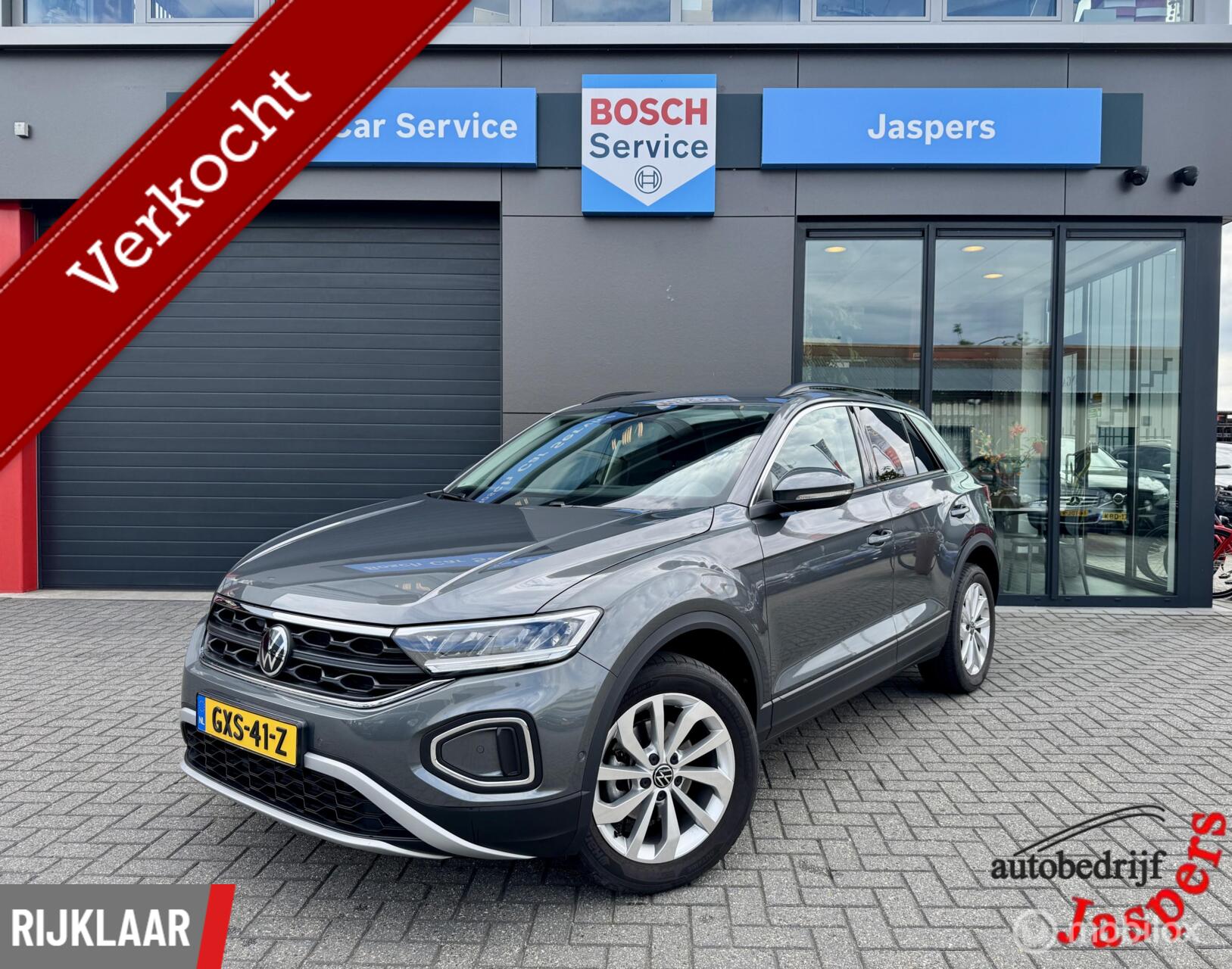 Volkswagen T-roc 1.5 TSI Life Edition 150 PK | TREKHAAK | CAMERA | KEYLESS | ACC | NAVIGATIE | IQ.DRIVE 2024 - voorkant