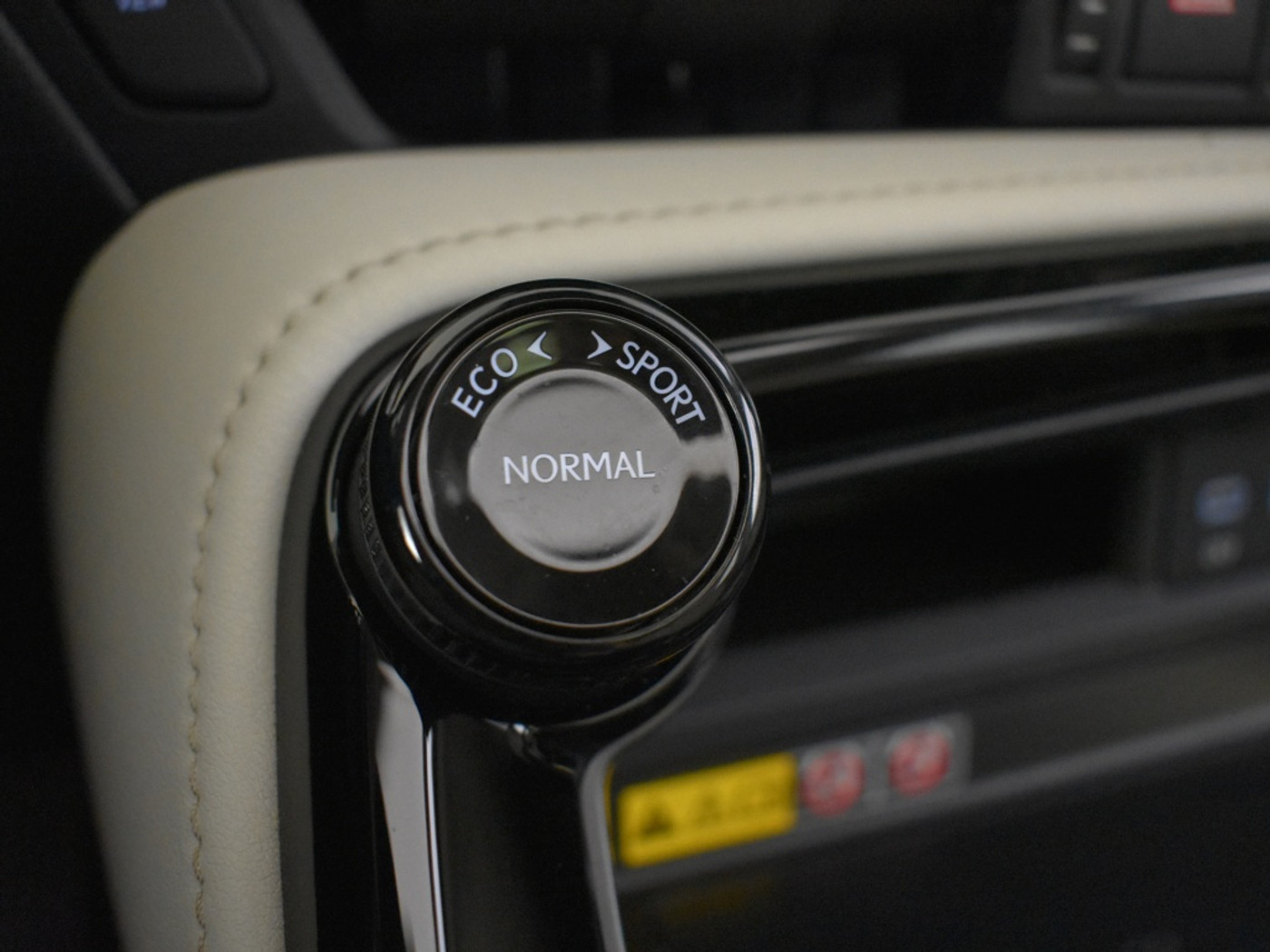 Foto van Lexus Lexus Nx450h+