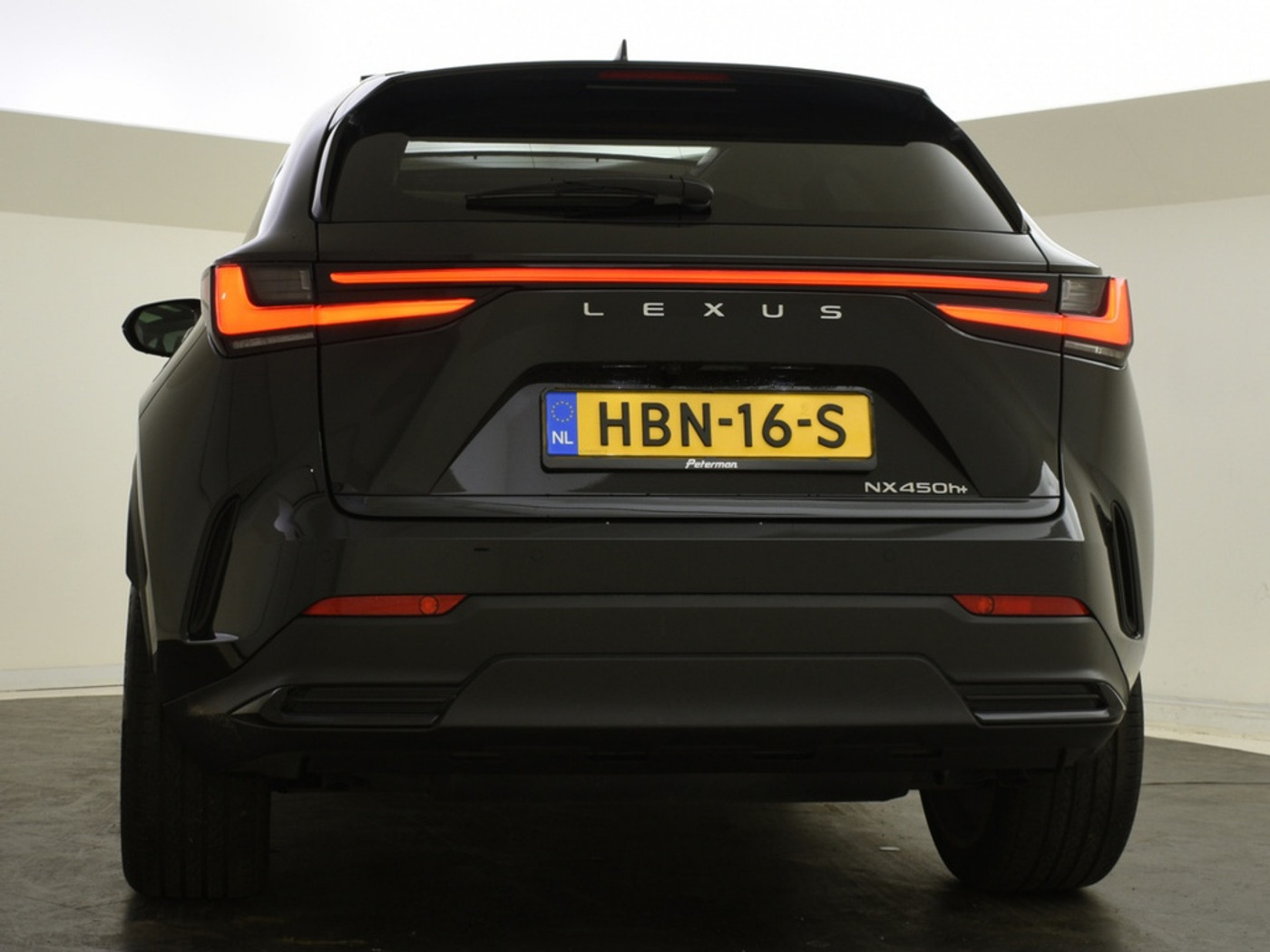 Foto van Lexus Lexus Nx450h+