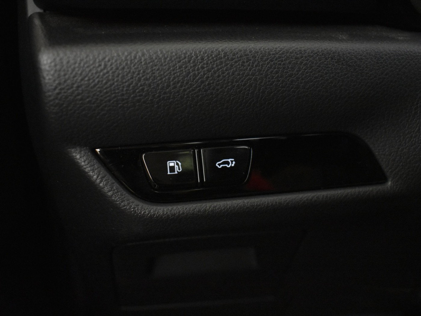 Foto van Lexus Lexus Nx450h+