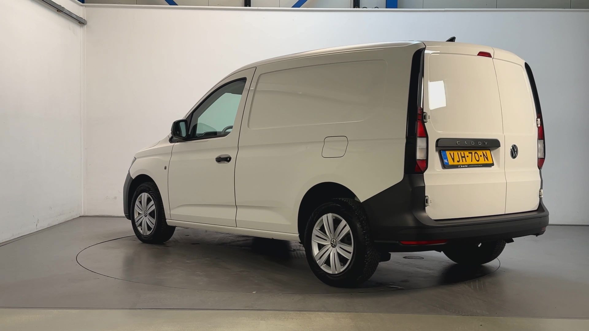 Foto van Volkswagen Caddy Modified Partition Wall