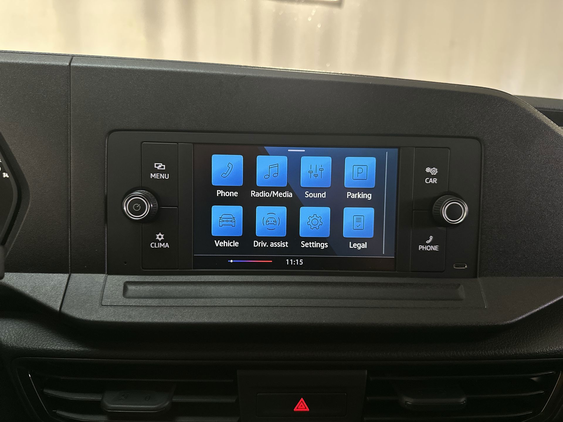 Foto van Volkswagen Caddy Modified Partition Wall