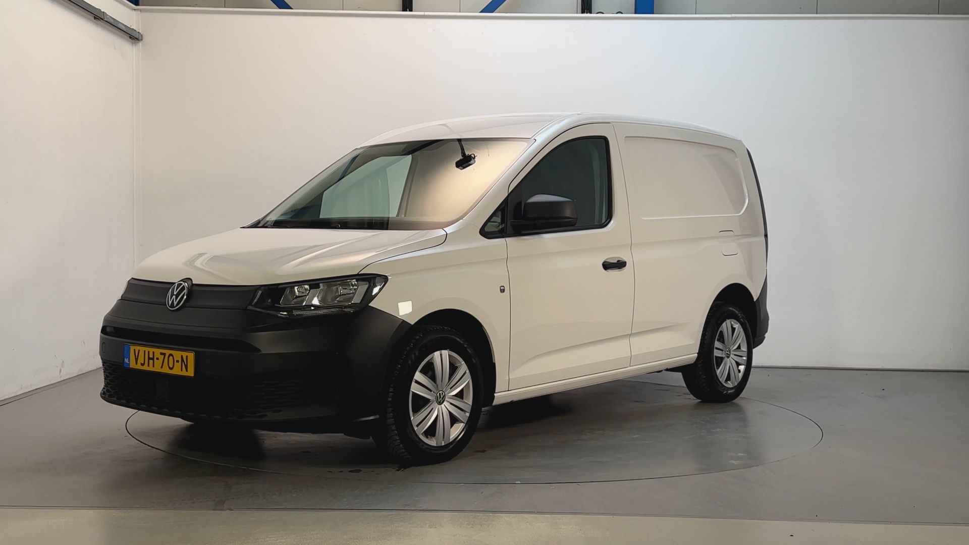 Foto van Volkswagen Caddy Modified Partition Wall