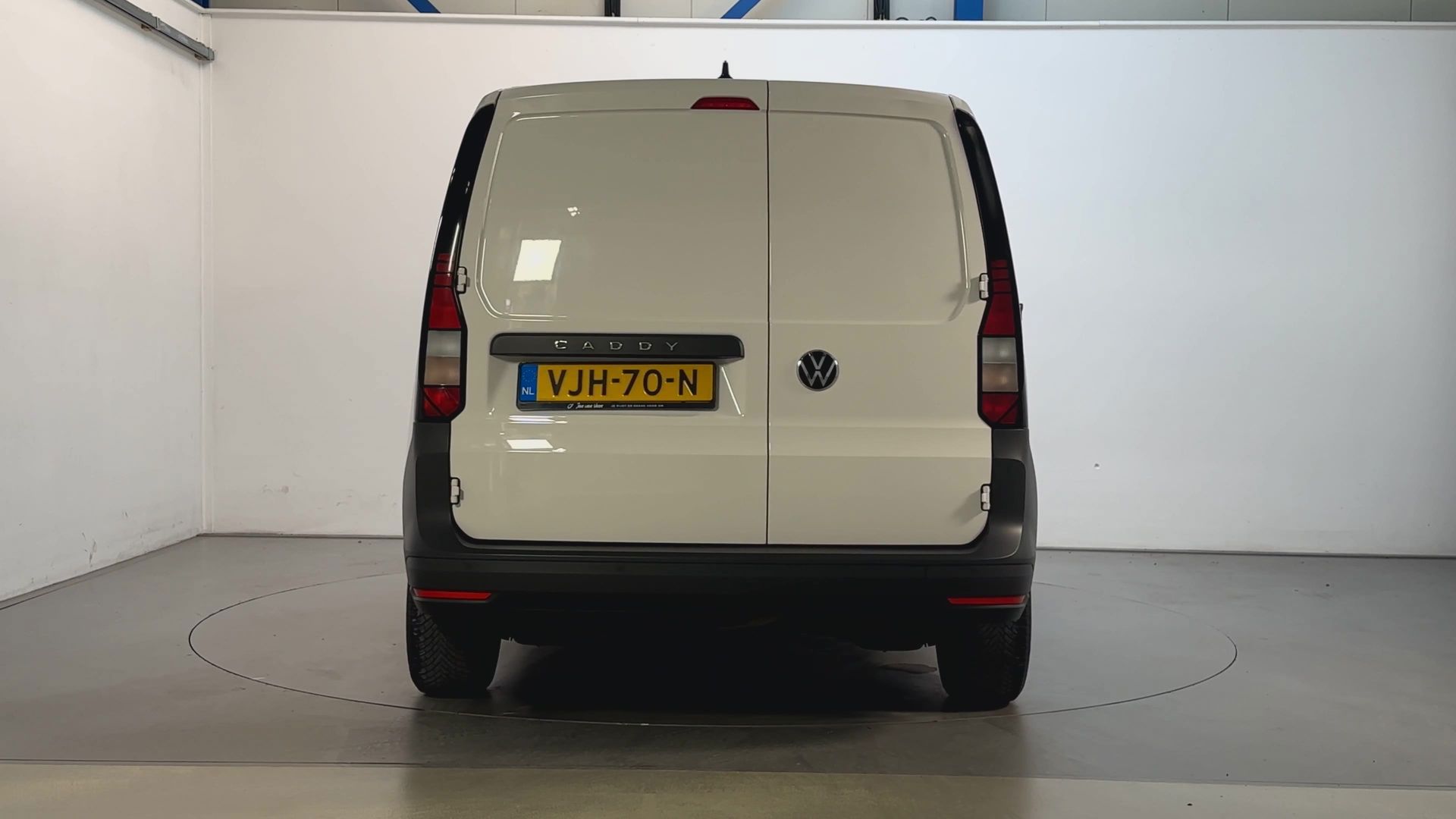 Foto van Volkswagen Caddy Modified Partition Wall