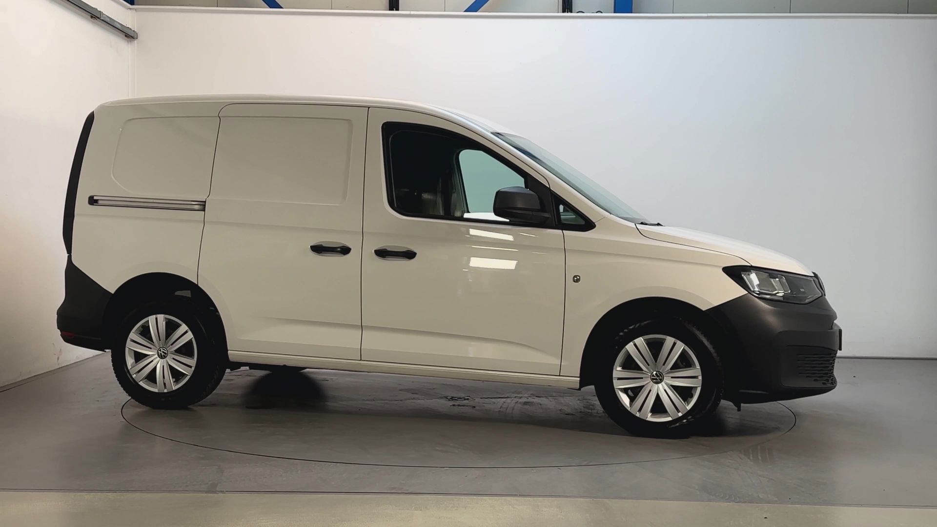 Foto van Volkswagen Caddy Modified Partition Wall