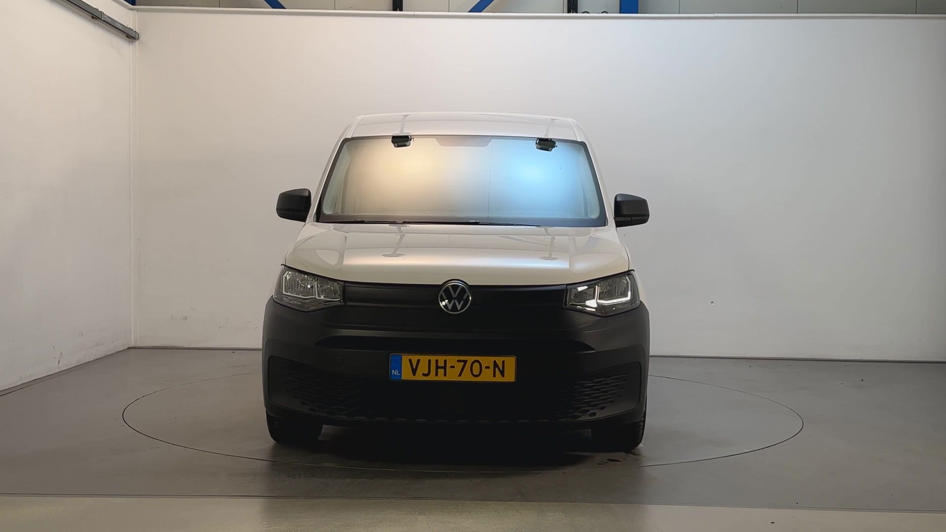 Foto van Volkswagen Caddy Modified Partition Wall