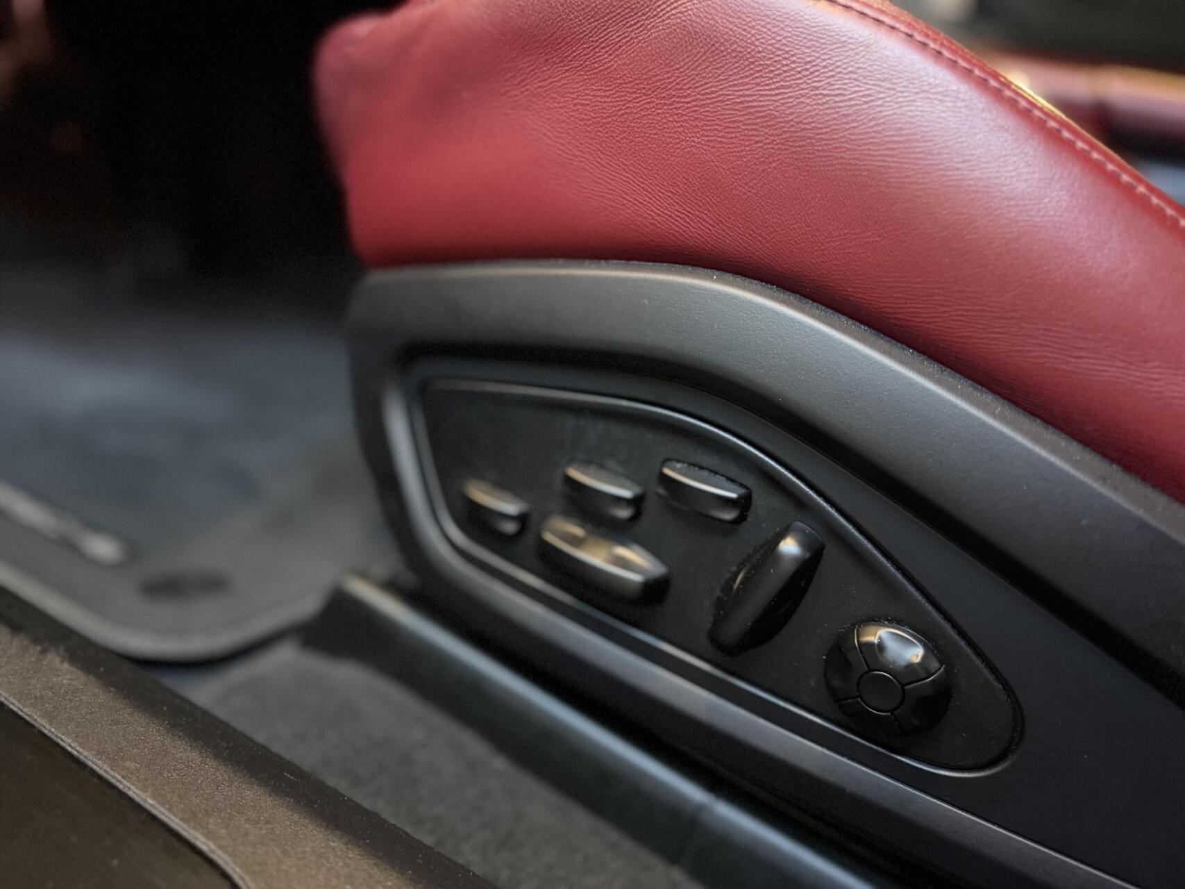 Foto van Porsche Taycan 4s