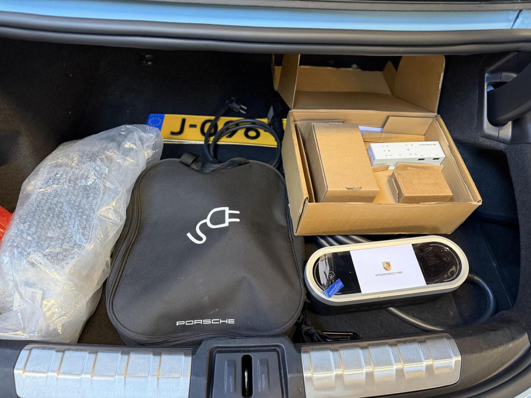 Foto van Porsche Taycan 4s