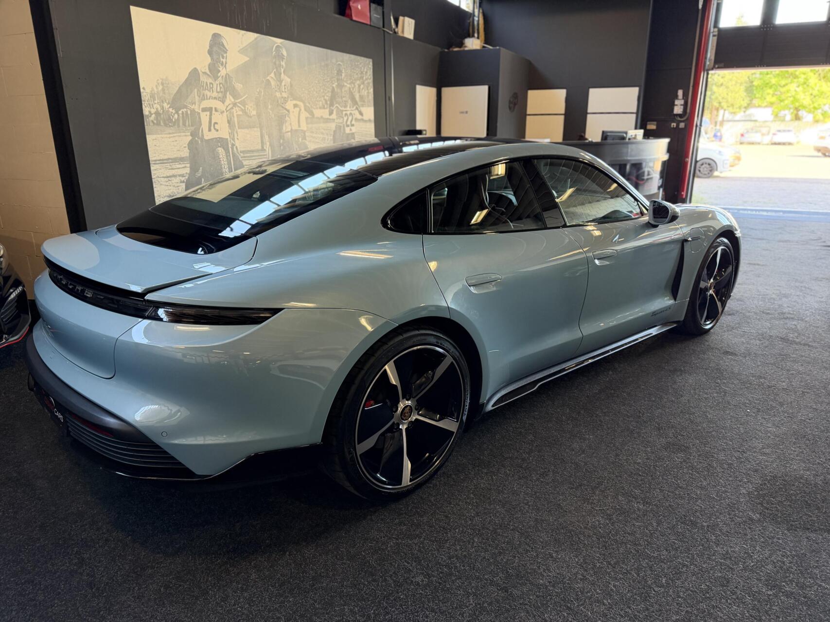 Foto van Porsche Taycan 4s