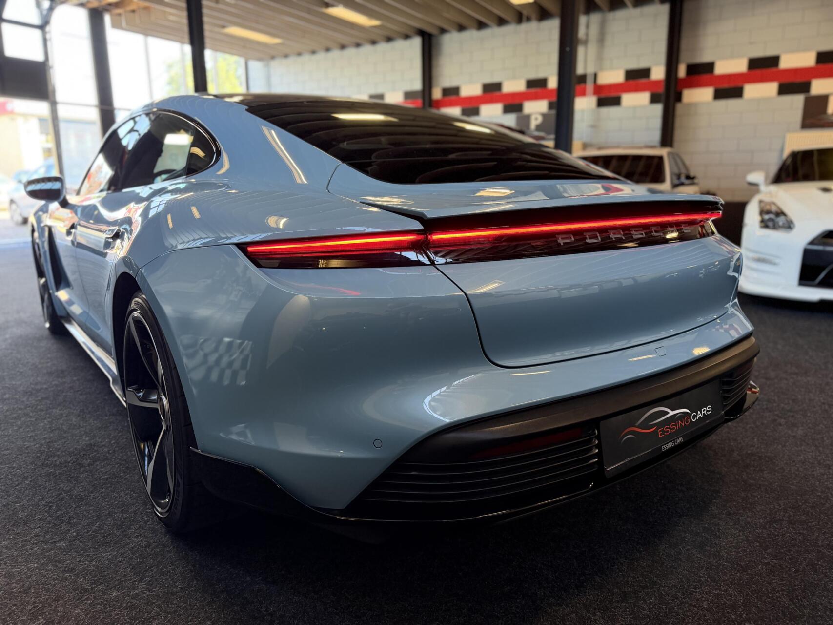 Foto van Porsche Taycan 4s
