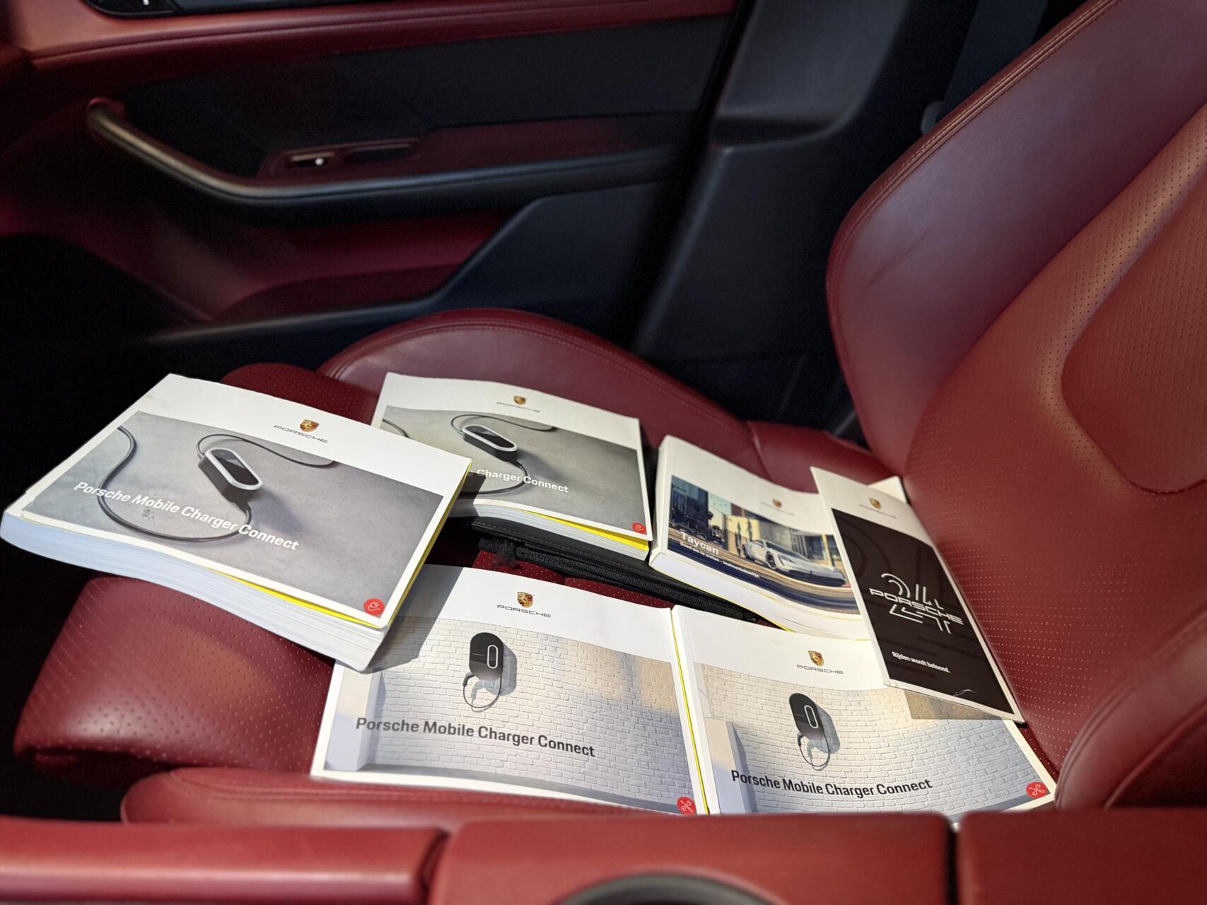 Foto van Porsche Taycan 4s