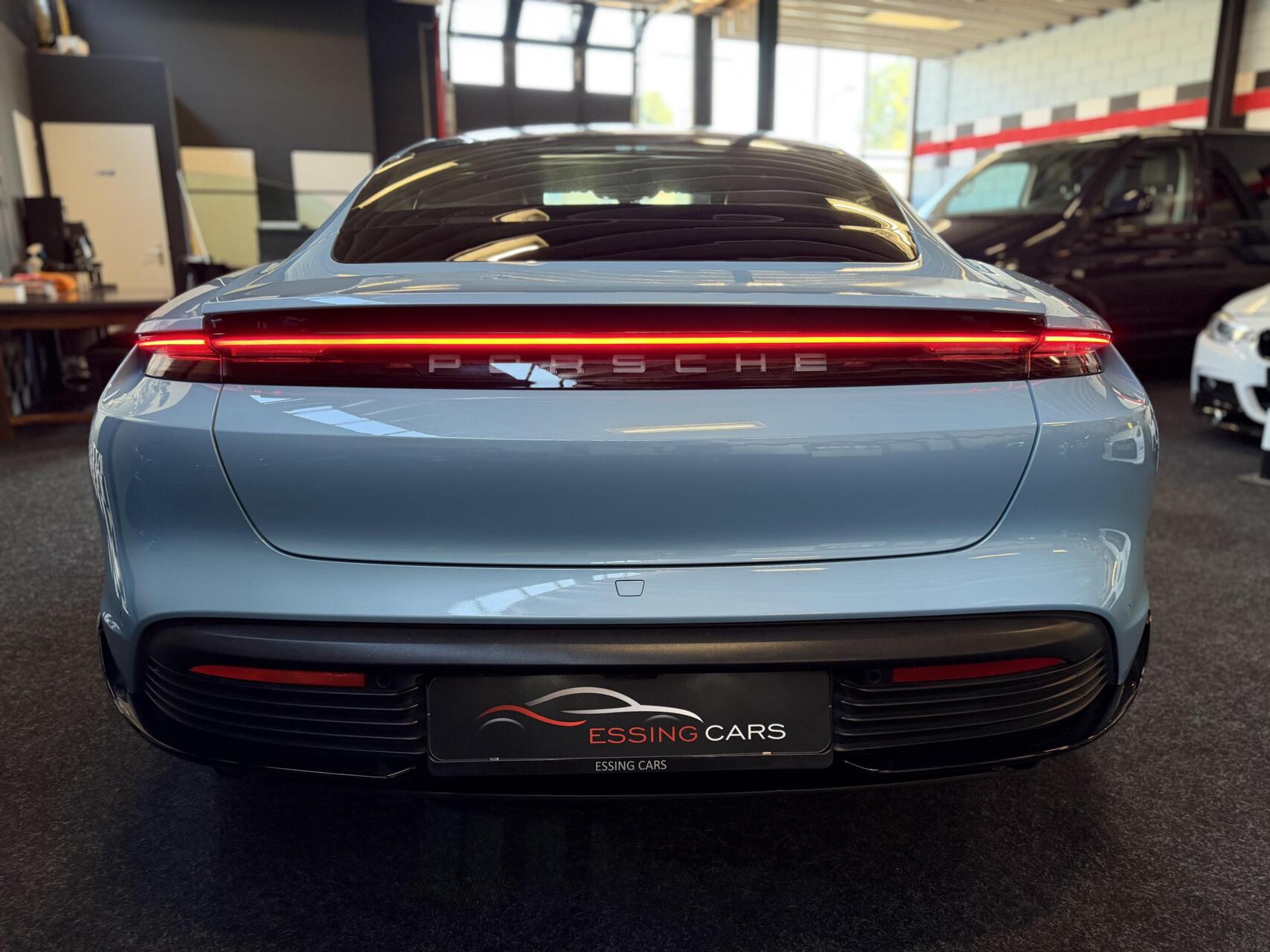 Foto van Porsche Taycan 4s