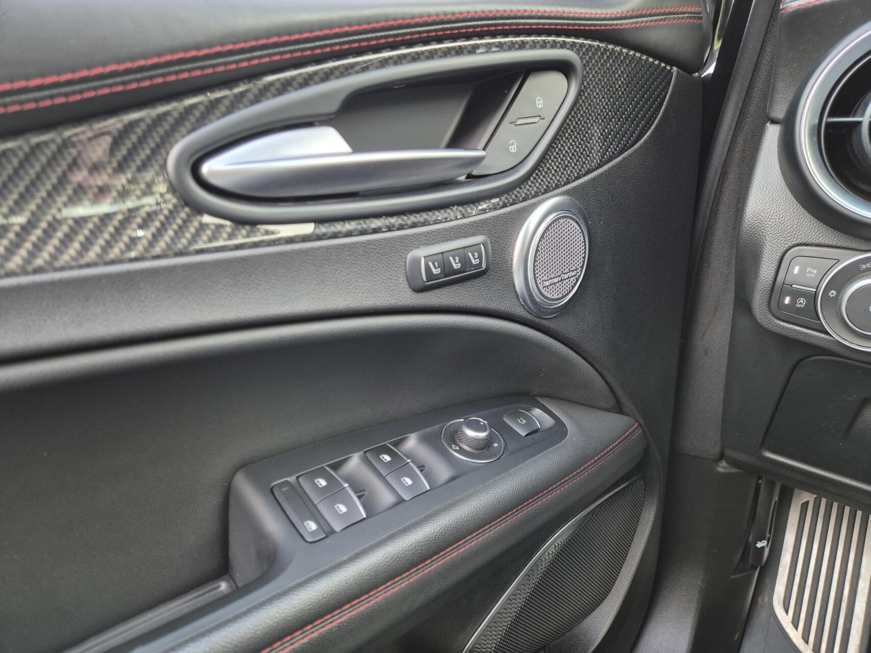Foto van Alfa Romeo Stelvio Quadrifoglio