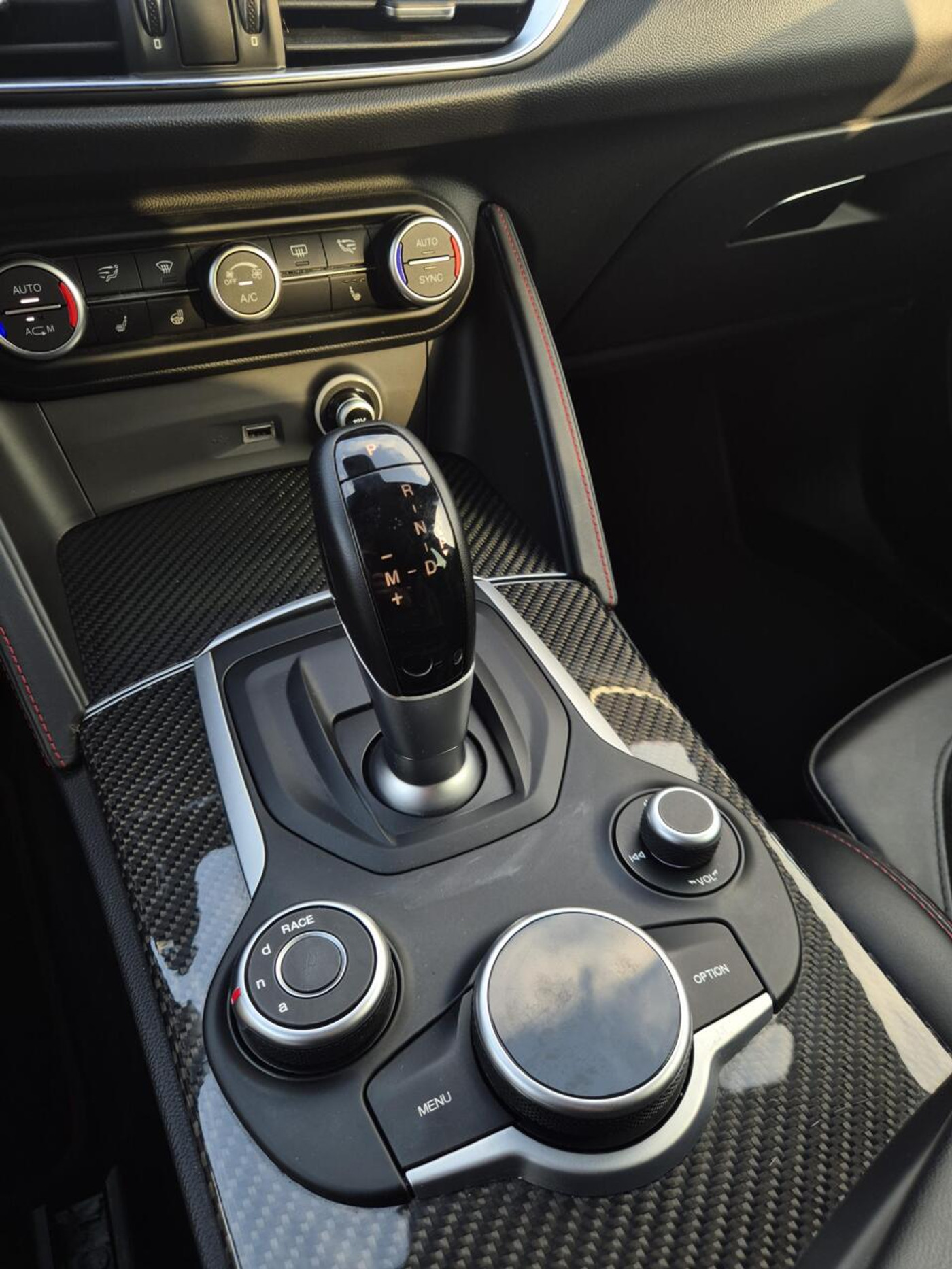Foto van Alfa Romeo Stelvio Quadrifoglio