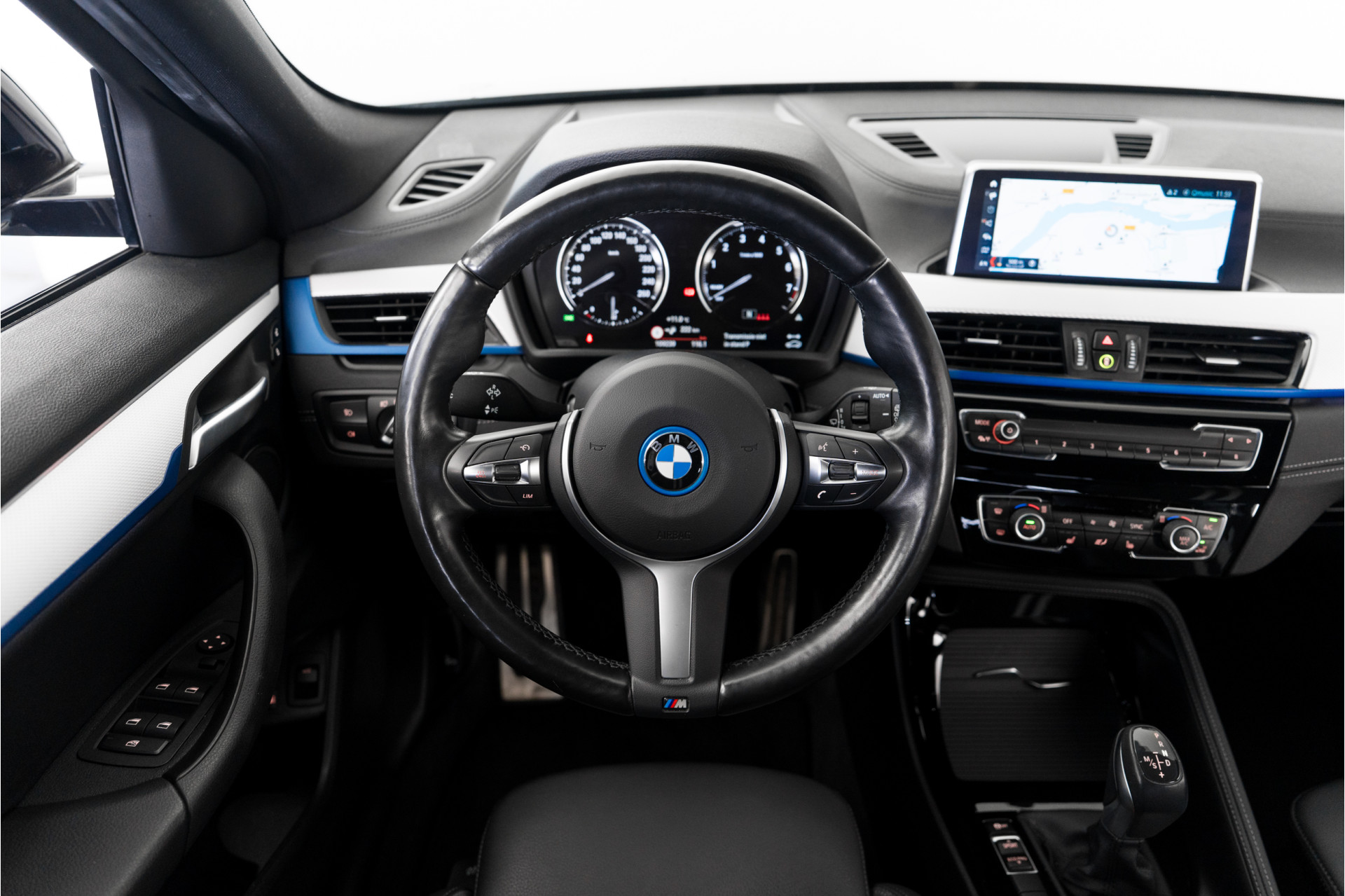 Foto van BMW X2 Xdrive25e