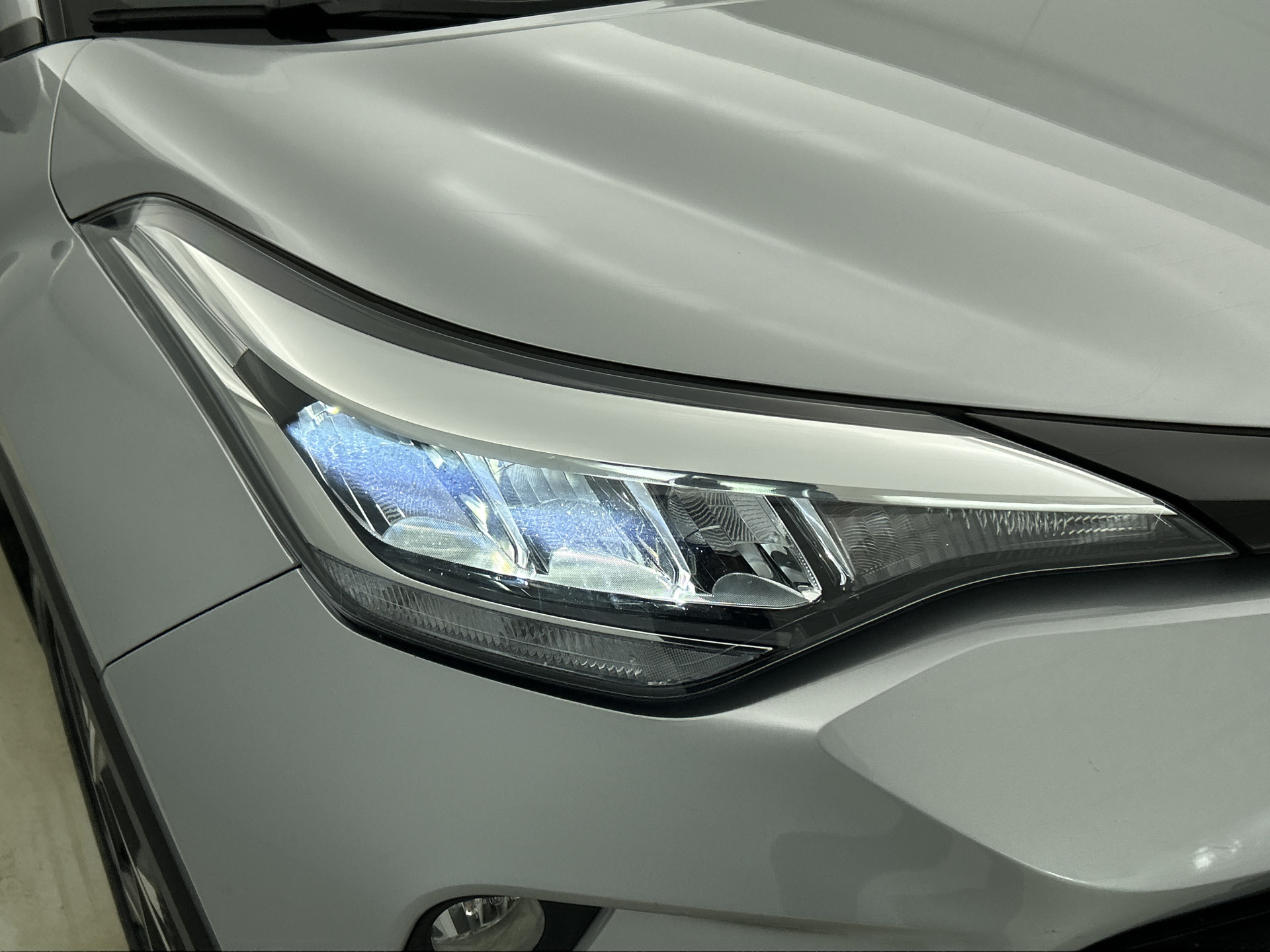 Foto van Toyota Toyota C-hr