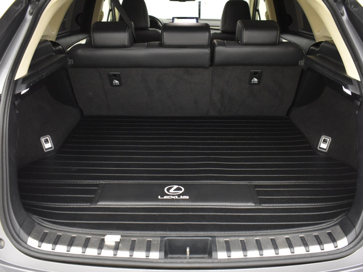 Foto van Lexus NX