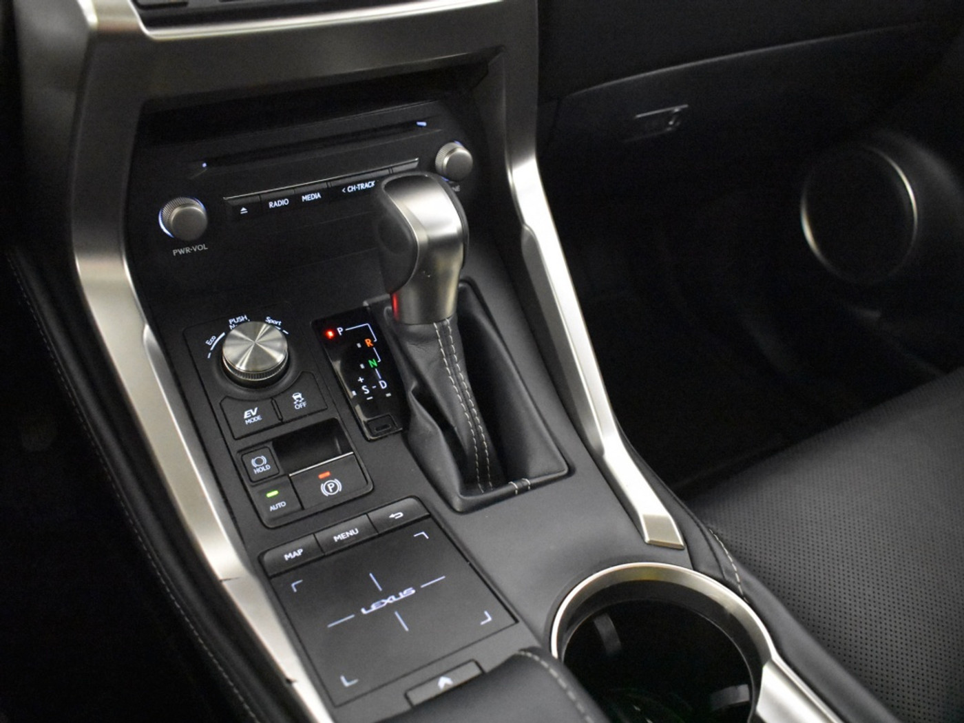 Foto van Lexus NX
