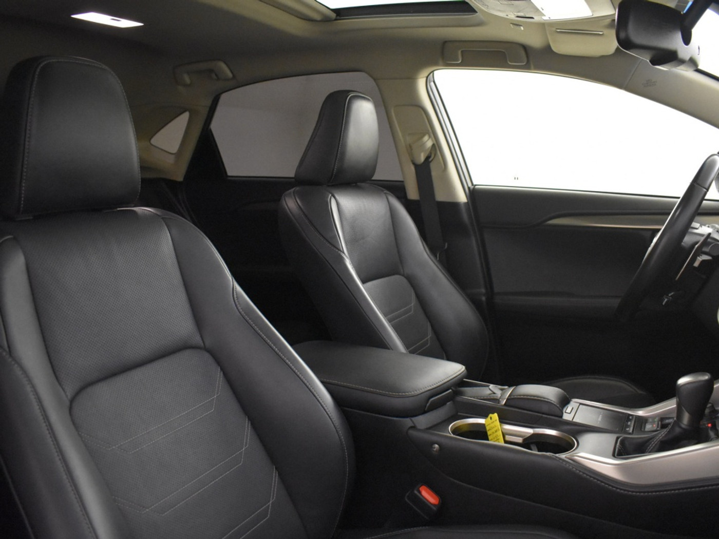 Foto van Lexus NX