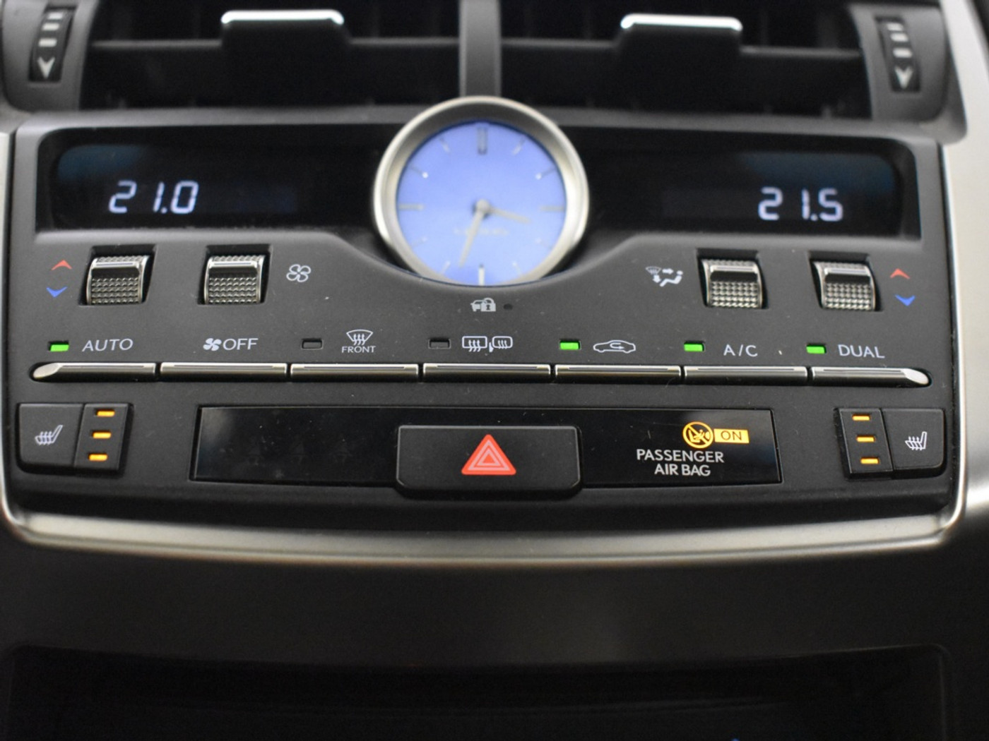 Foto van Lexus NX