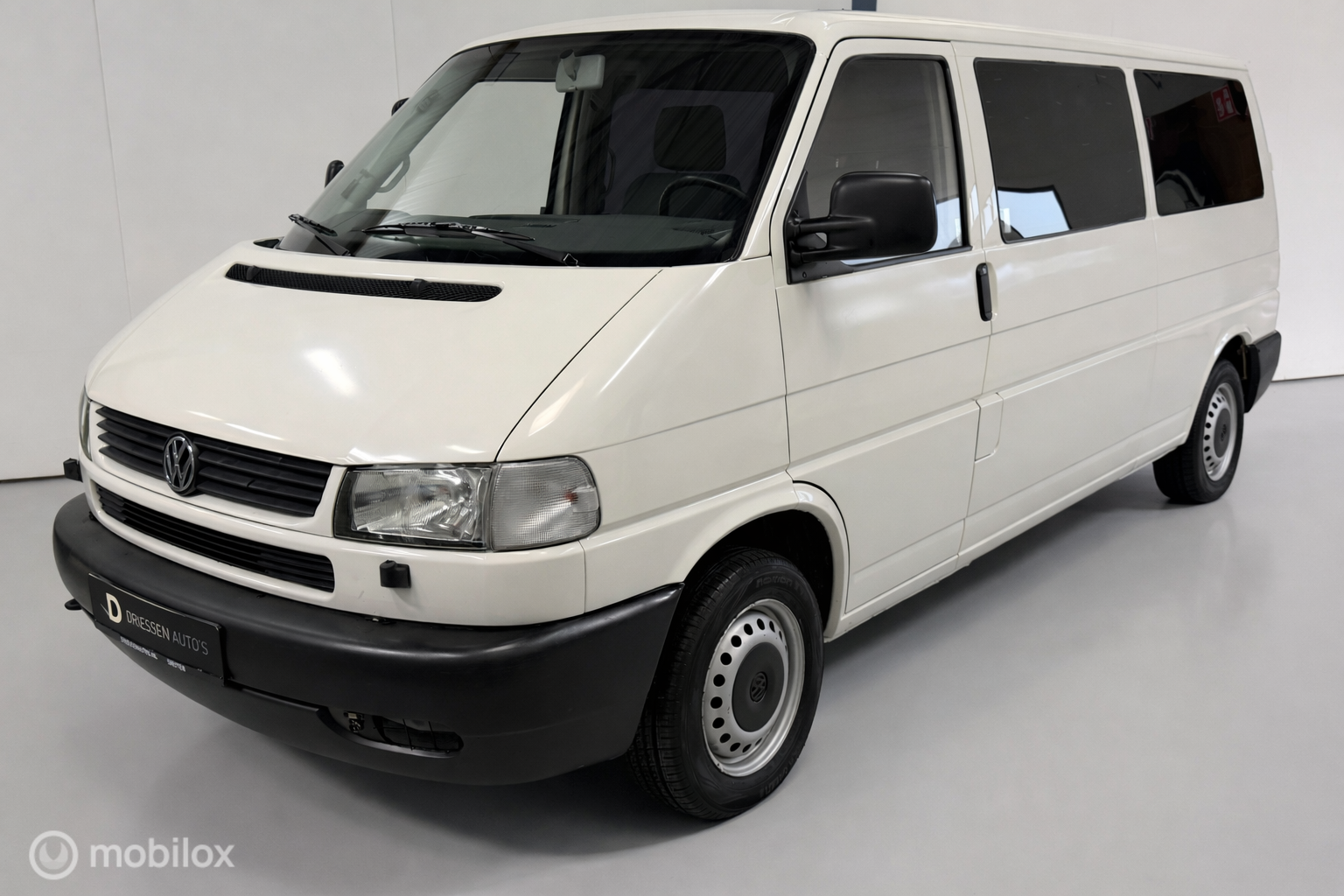 Volkswagen Transporter 2.5 AUTOMAAT / LANG / AIRCO / 7-PERSOONS 2003 - voorkant