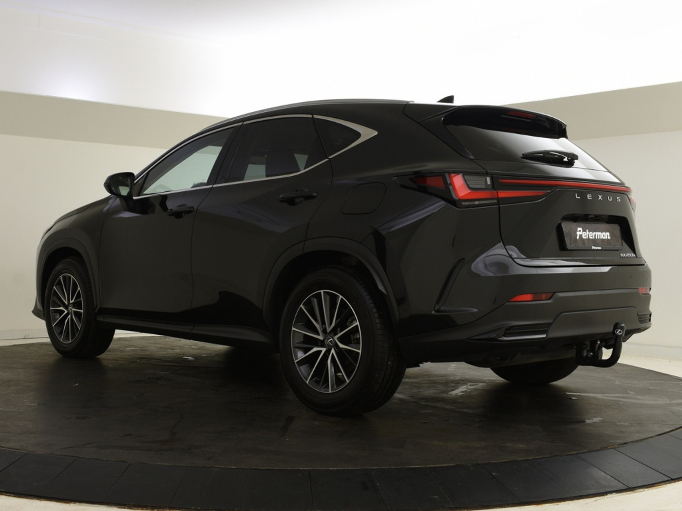 Foto van Lexus Lexus Nx450h+