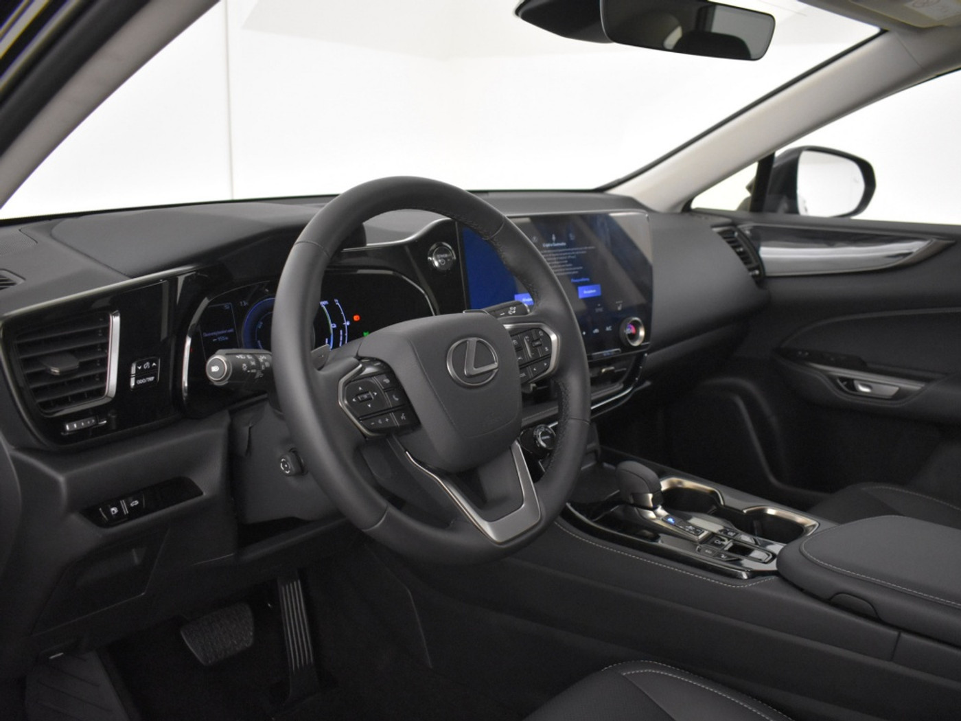 Foto van Lexus Lexus Nx450h+