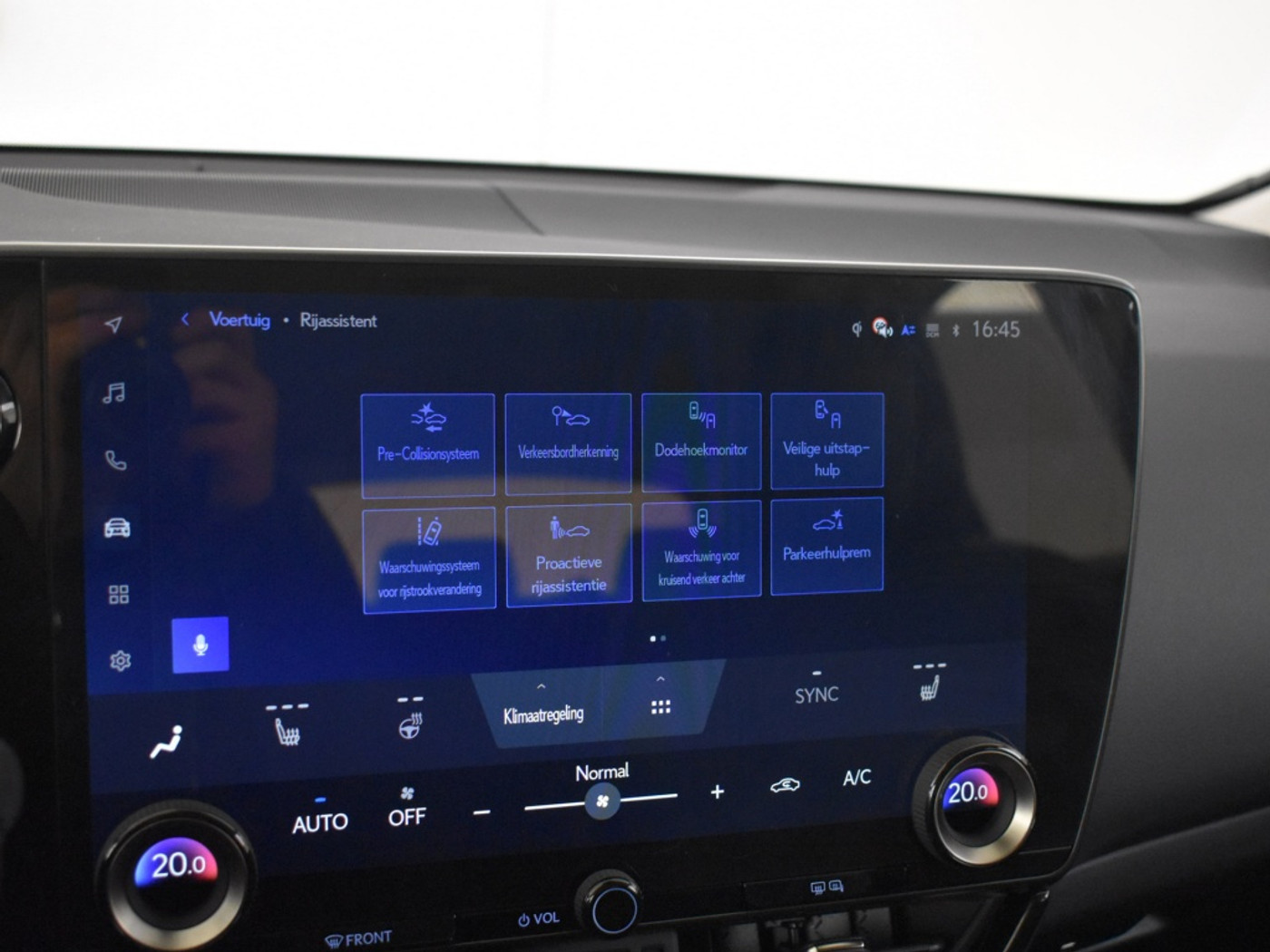 Foto van Lexus Lexus Nx450h+