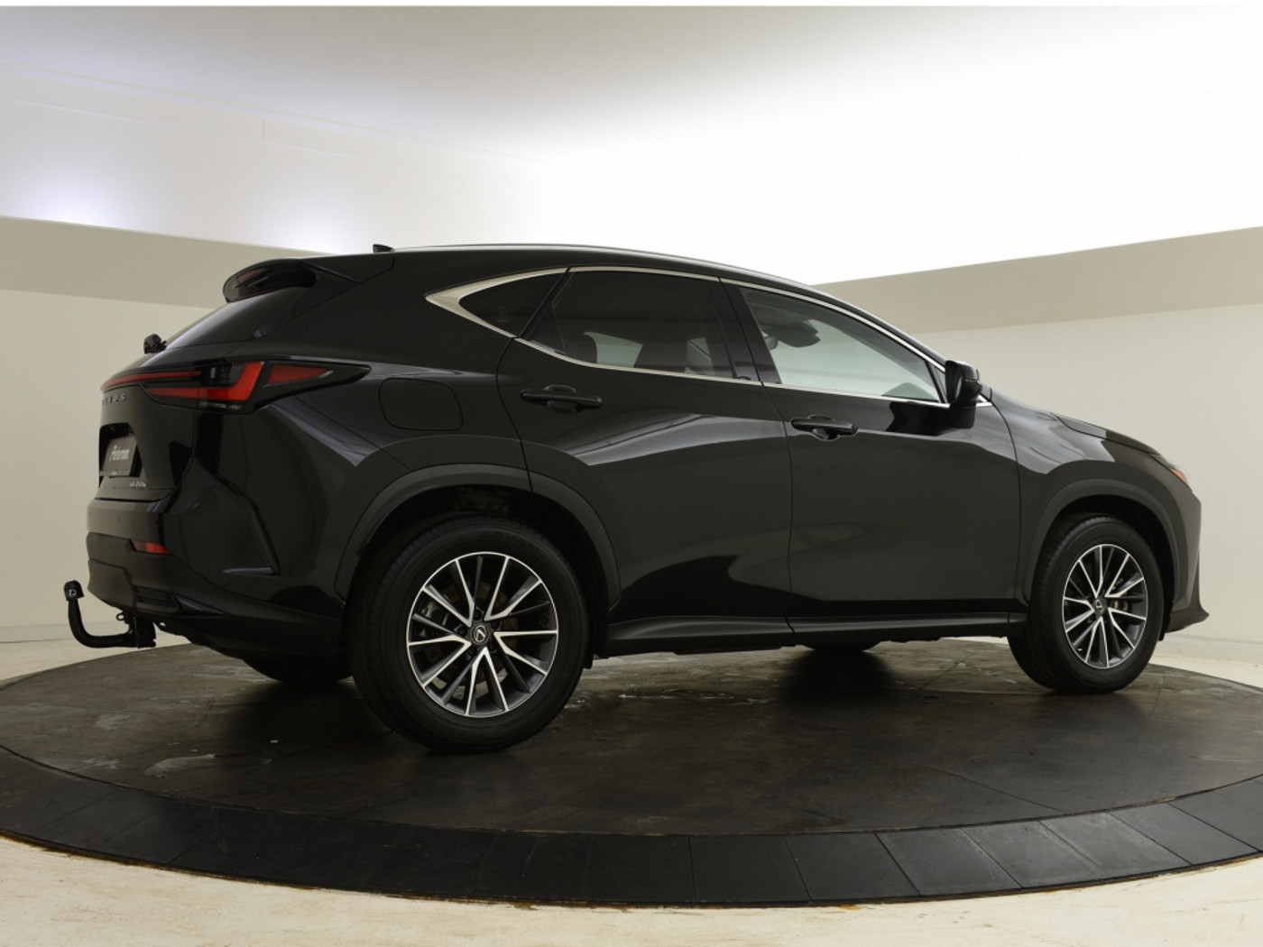 Foto van Lexus Lexus Nx450h+