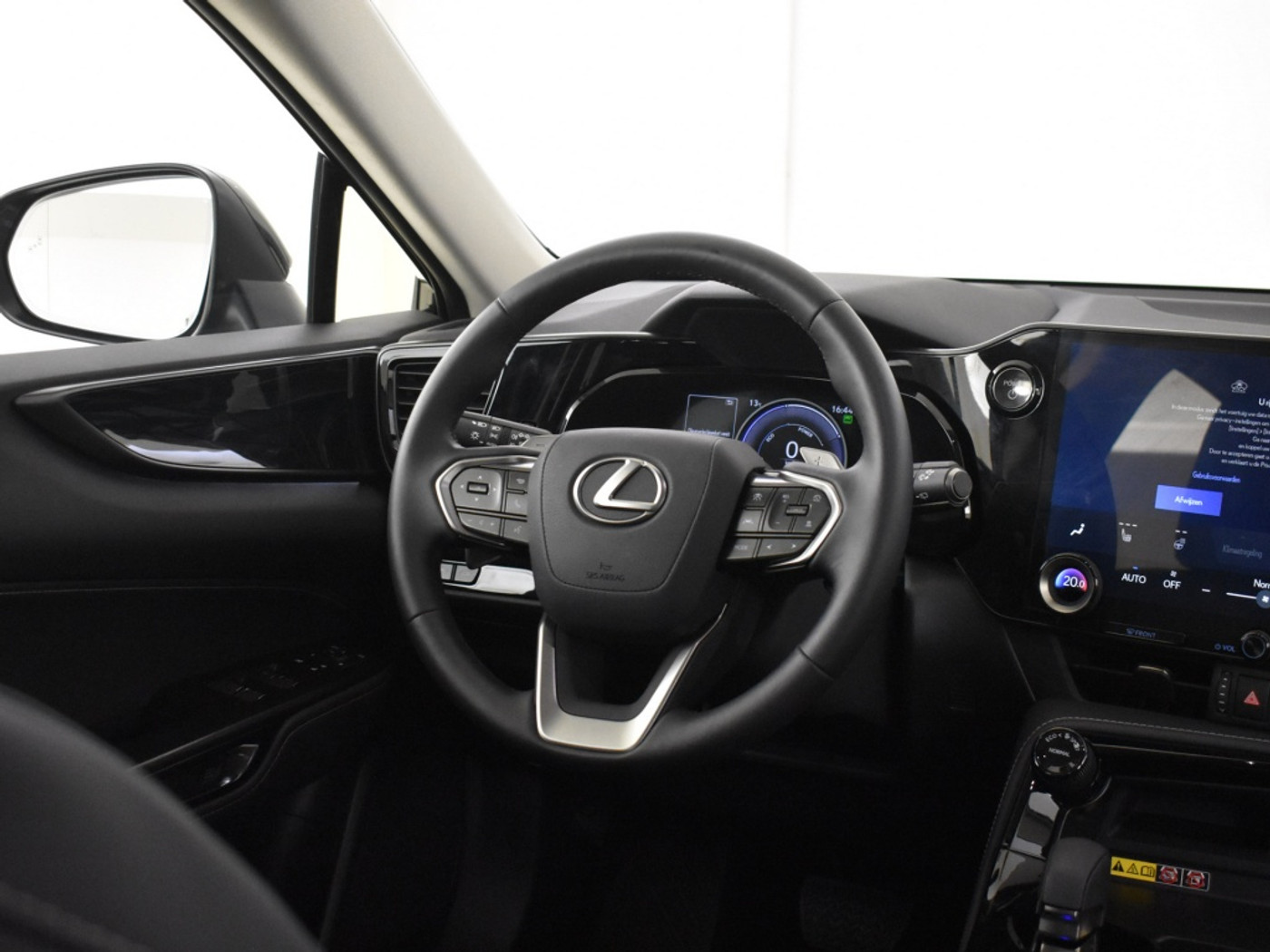 Foto van Lexus Lexus Nx450h+