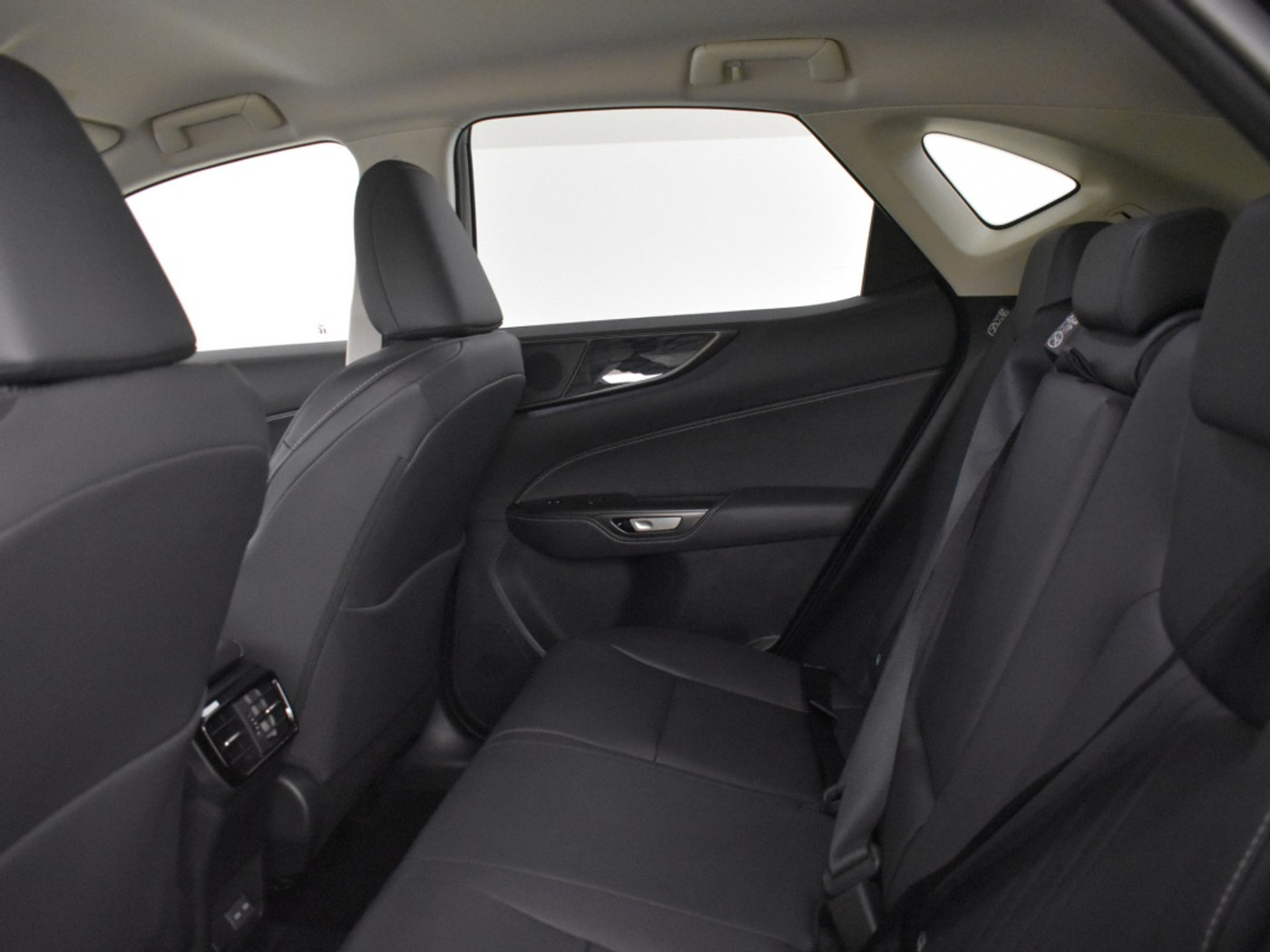 Foto van Lexus Lexus Nx450h+