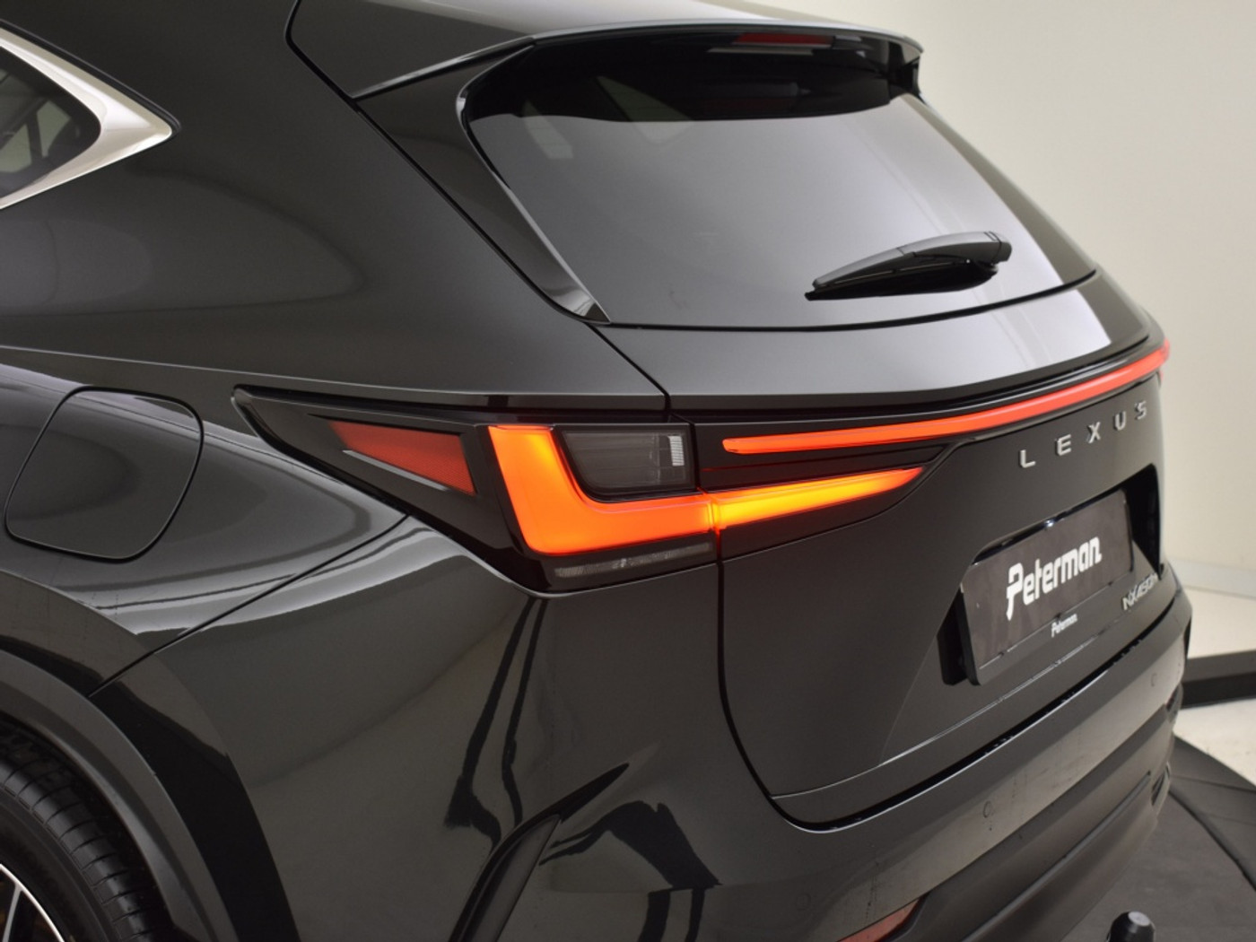 Foto van Lexus Lexus Nx450h+