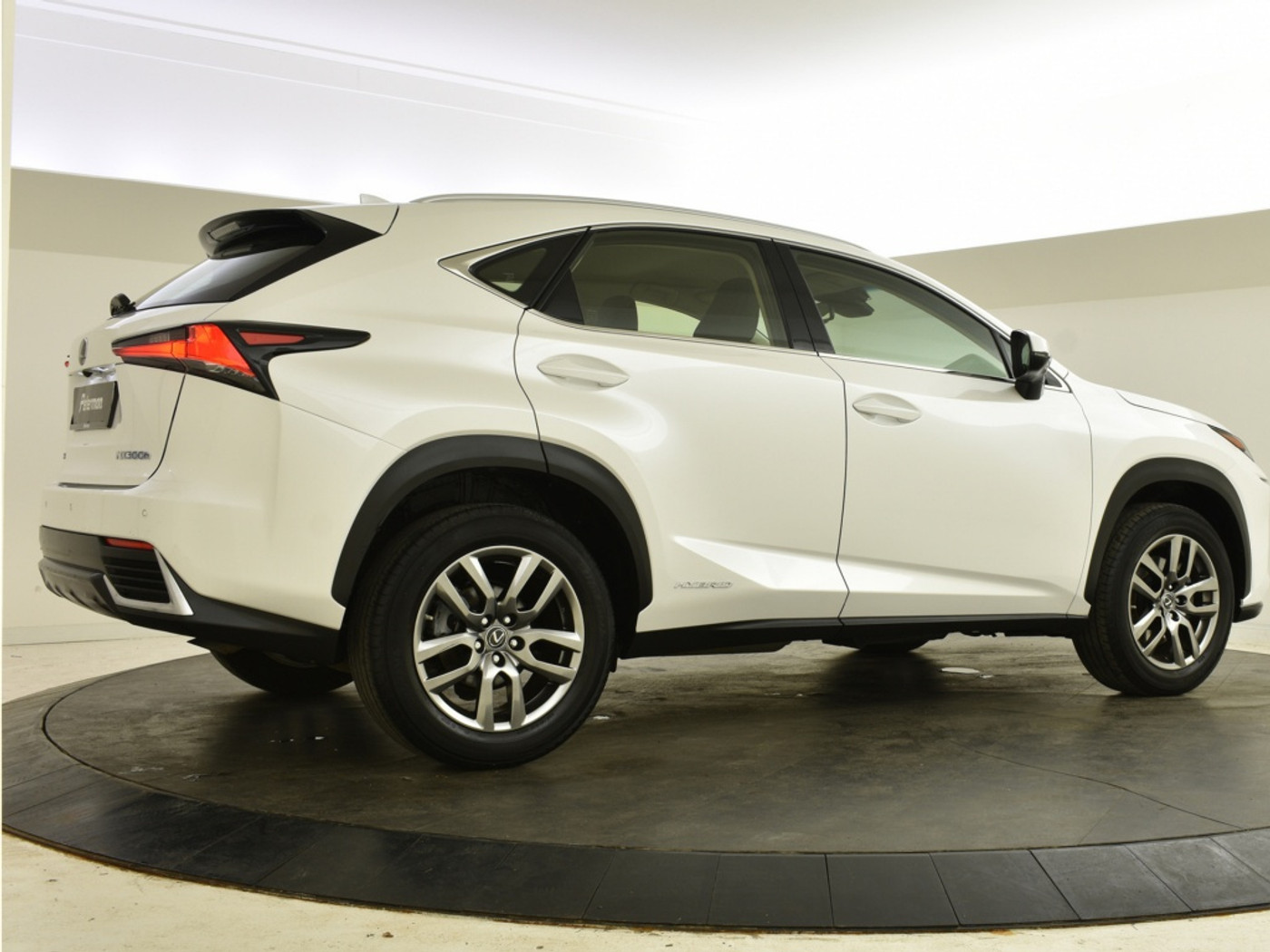 Foto van Lexus Lexus Nx300h