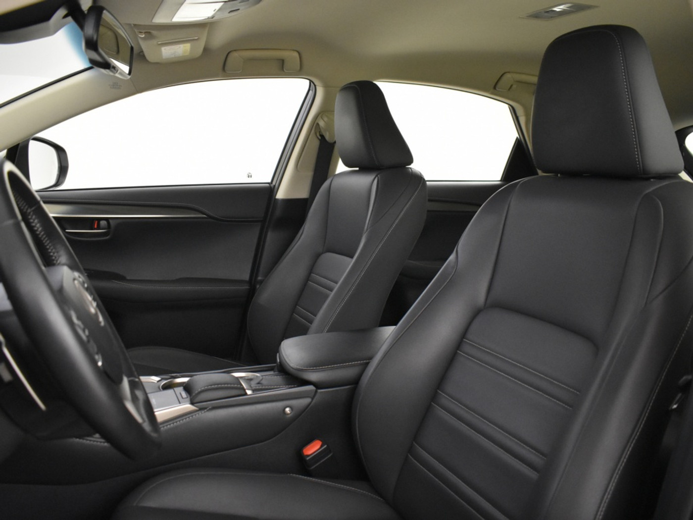 Foto van Lexus Lexus Nx300h