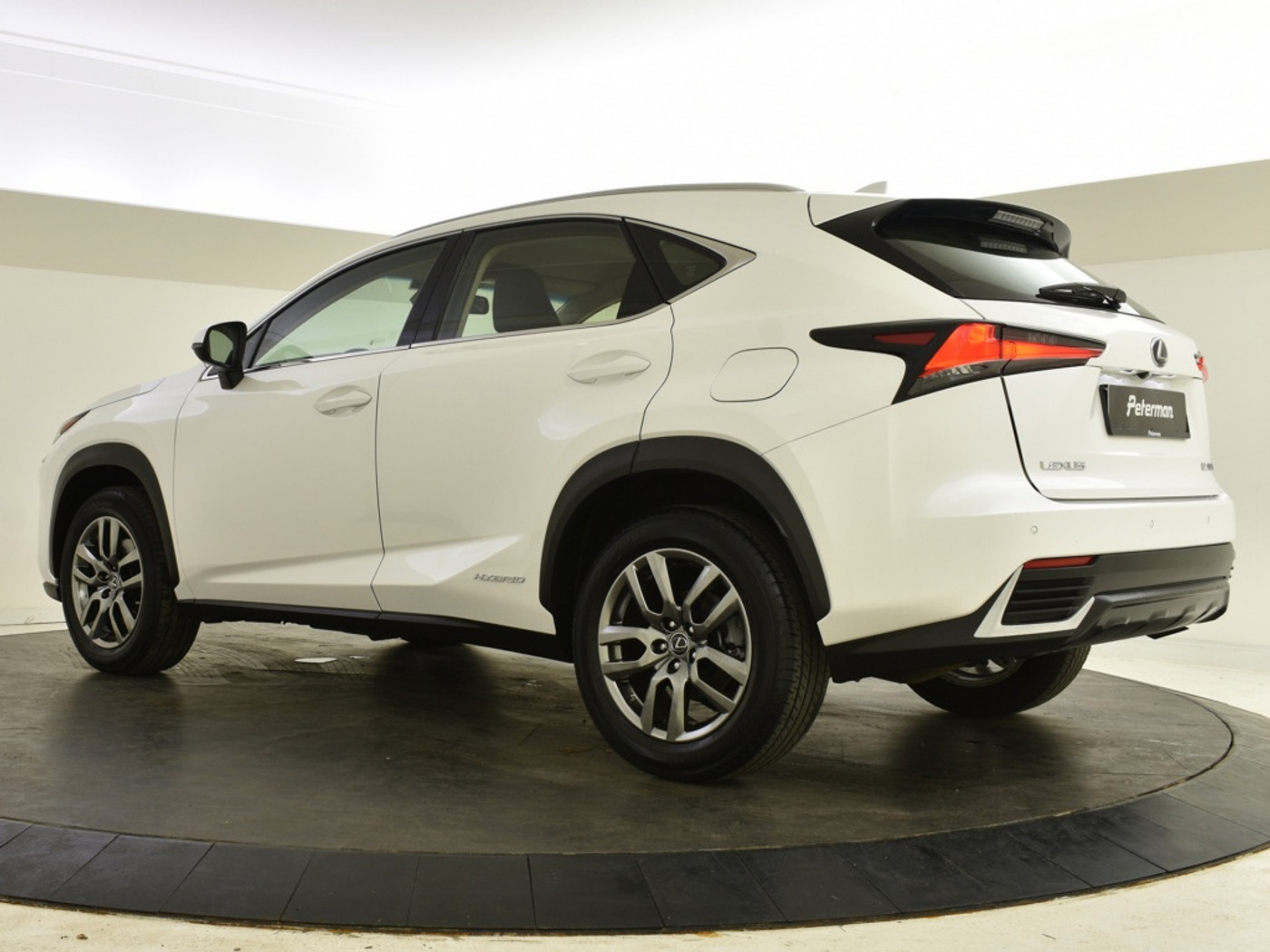 Foto van Lexus Lexus Nx300h