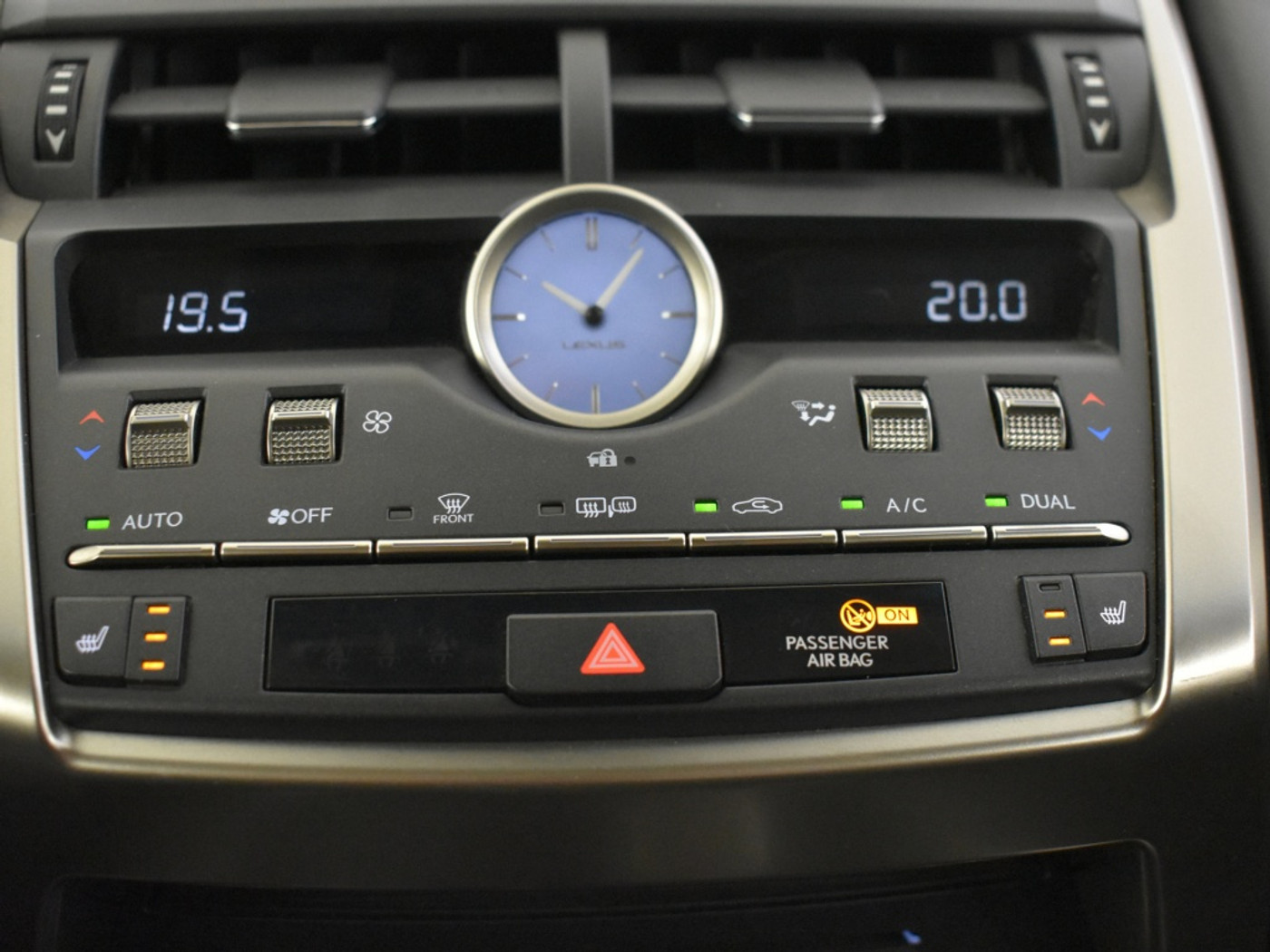 Foto van Lexus Lexus Nx300h