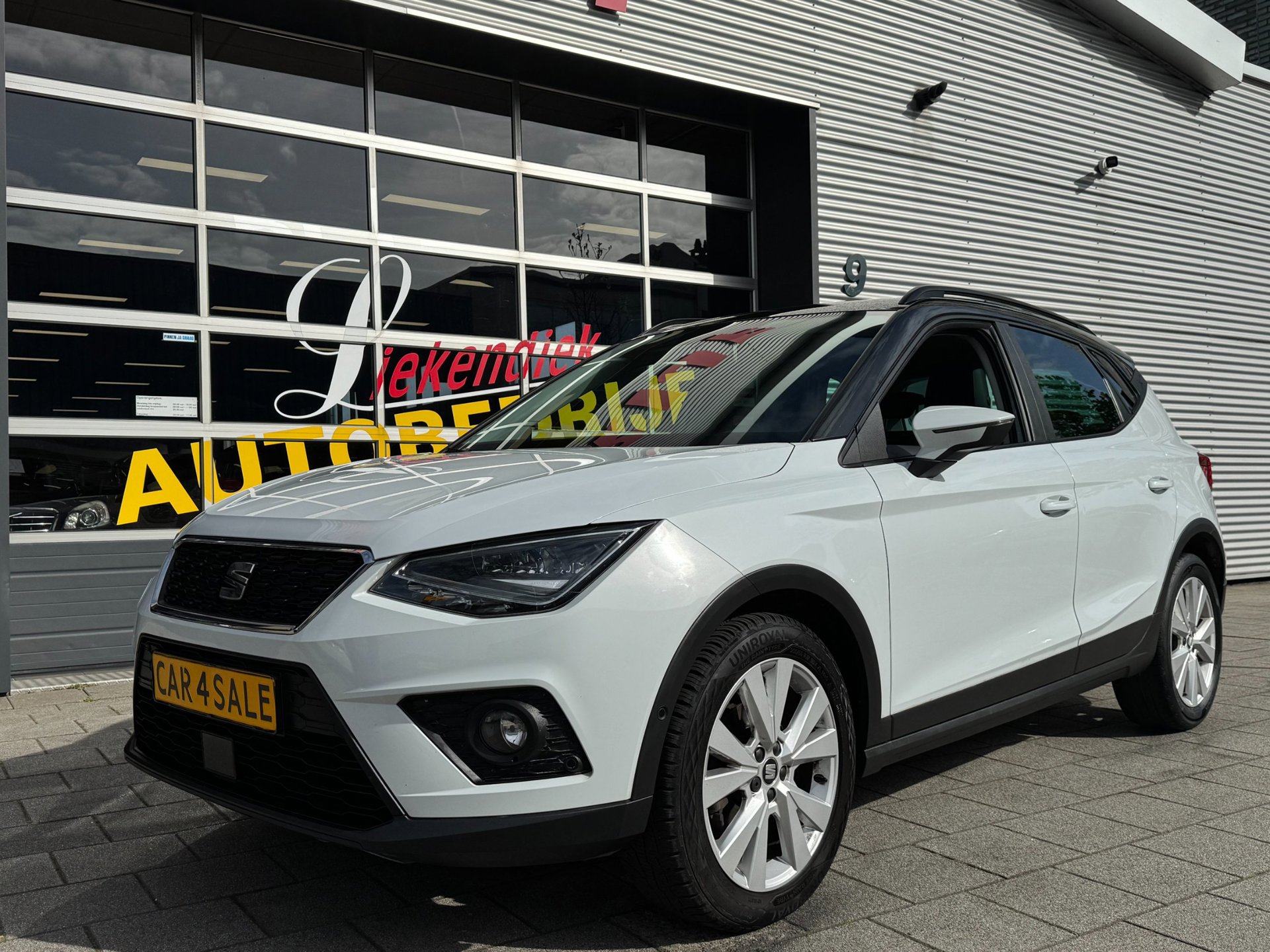 Seat Arona 1.0 TSI FR - URBAN Edition - Navigatie / Apple CarPlay I Leer I Airco I LED I Sport pakket I Dealer onderhouden 2020 - voorkant
