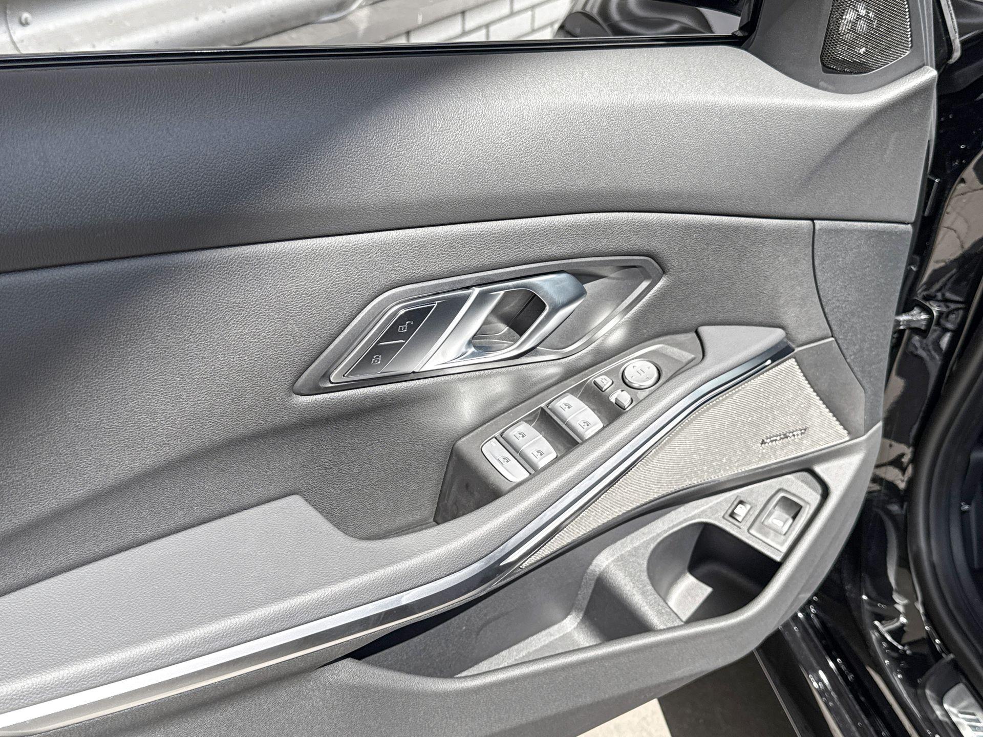 Foto van BMW 330e