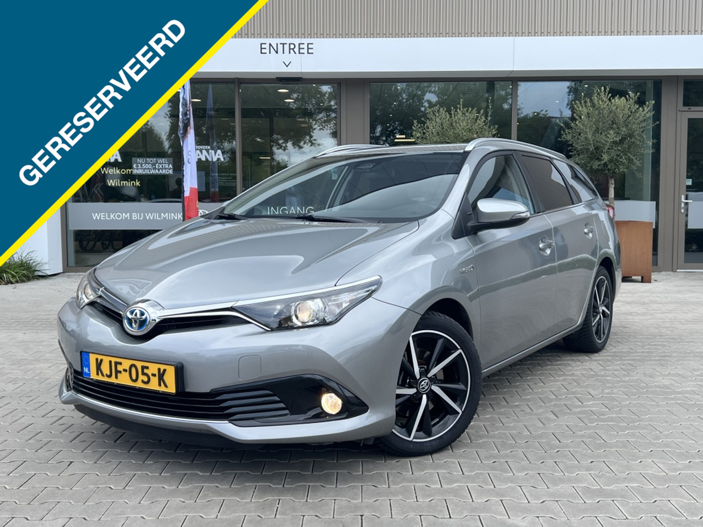 Toyota Toyota Auris 1.8 Hybr. Dynamic| All Seasons 2017 - voorkant