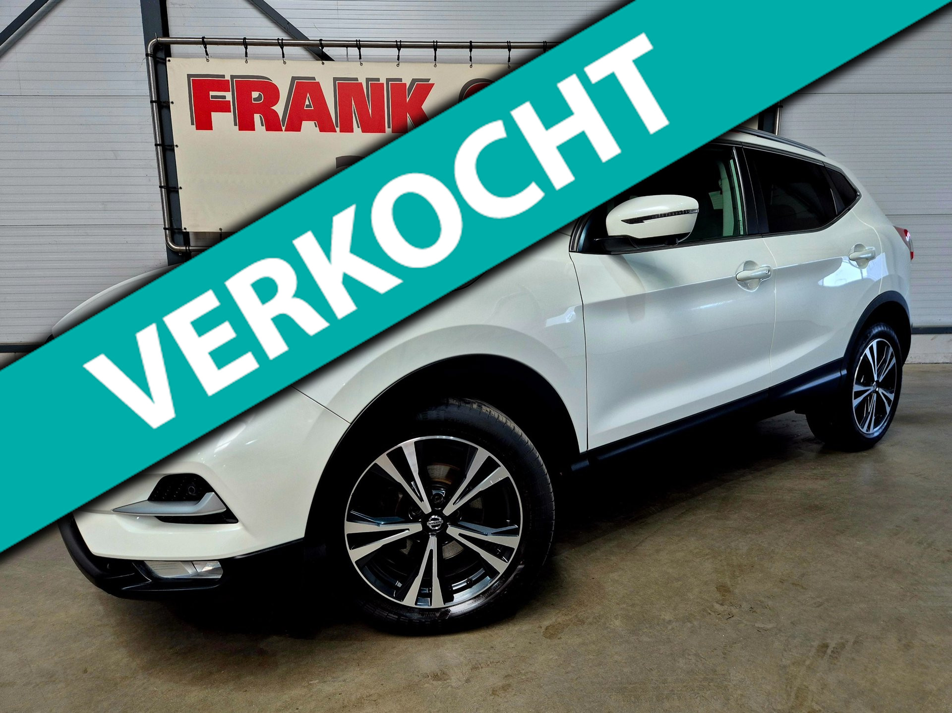 Nissan Qashqai 1.3 DIG-T 159PK N-Connecta + Panorama|Trekhaak|Parelmoer|360 camera|Keyless|Lane|DAB|Navi|Climate|Cruise|18"LMV 2020 - voorkant